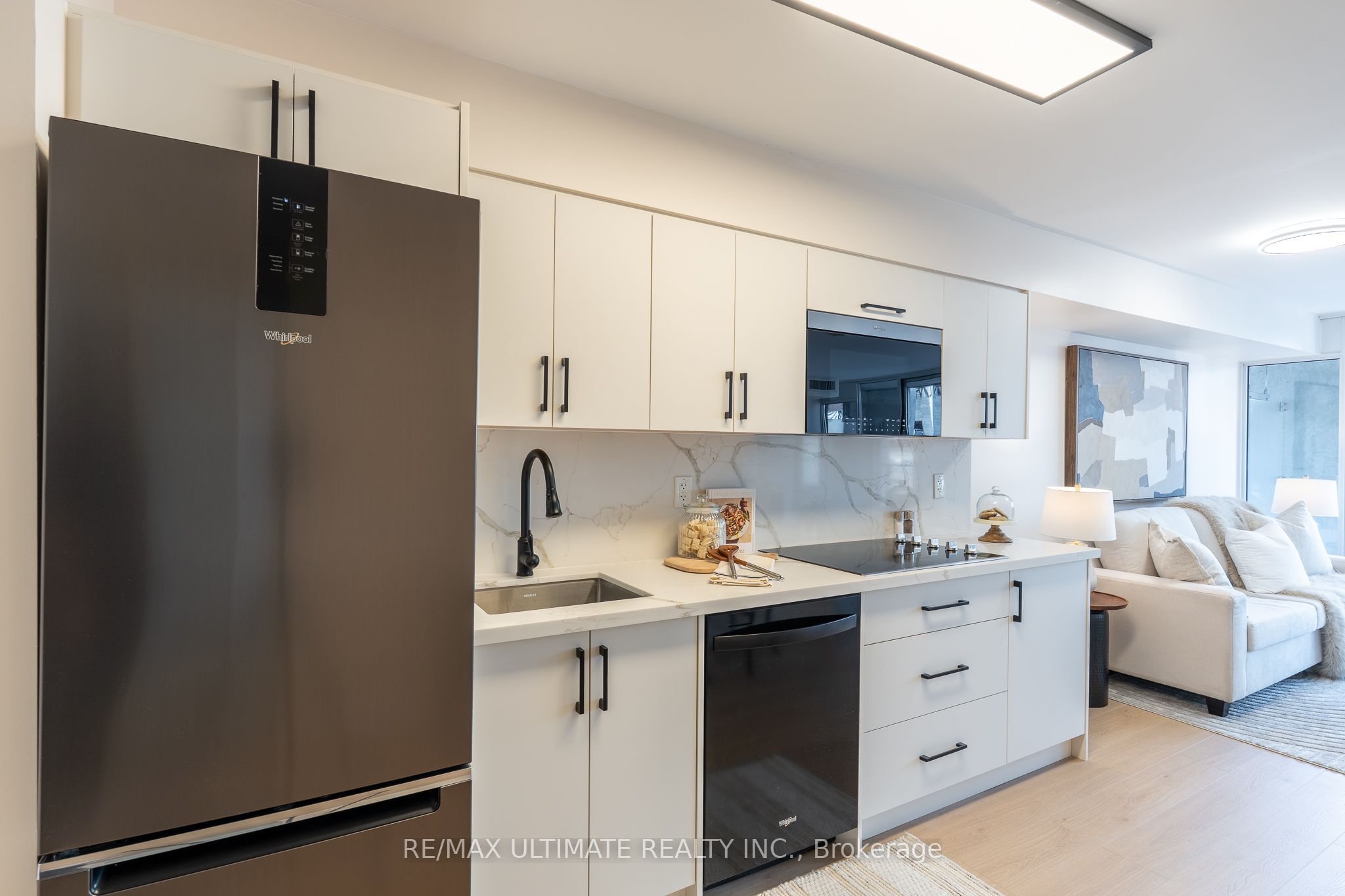 111 Elizabeth Street 627 Property Photo 4