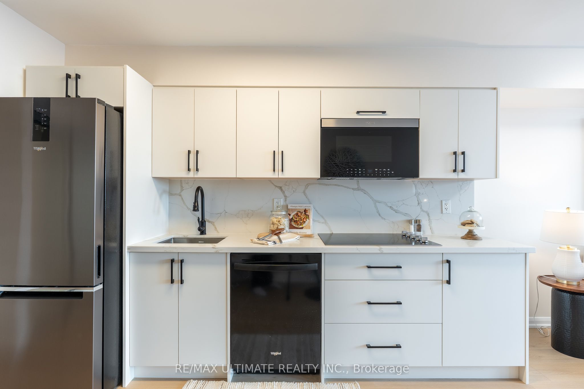 111 Elizabeth Street 627 Property Photo 5