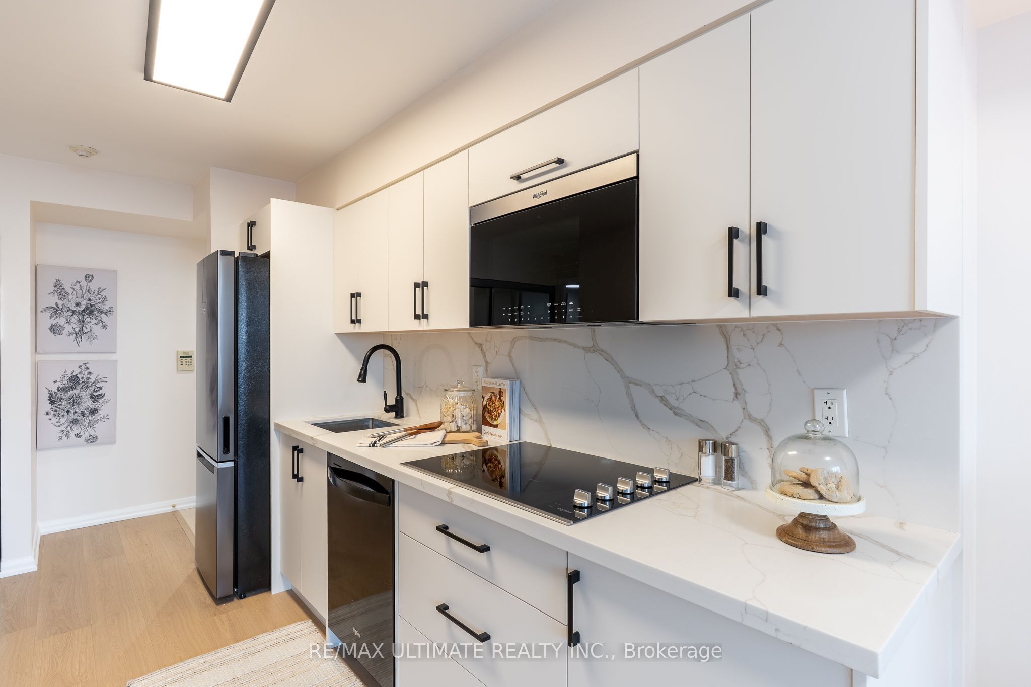 111 Elizabeth Street 627 Property Photo 6
