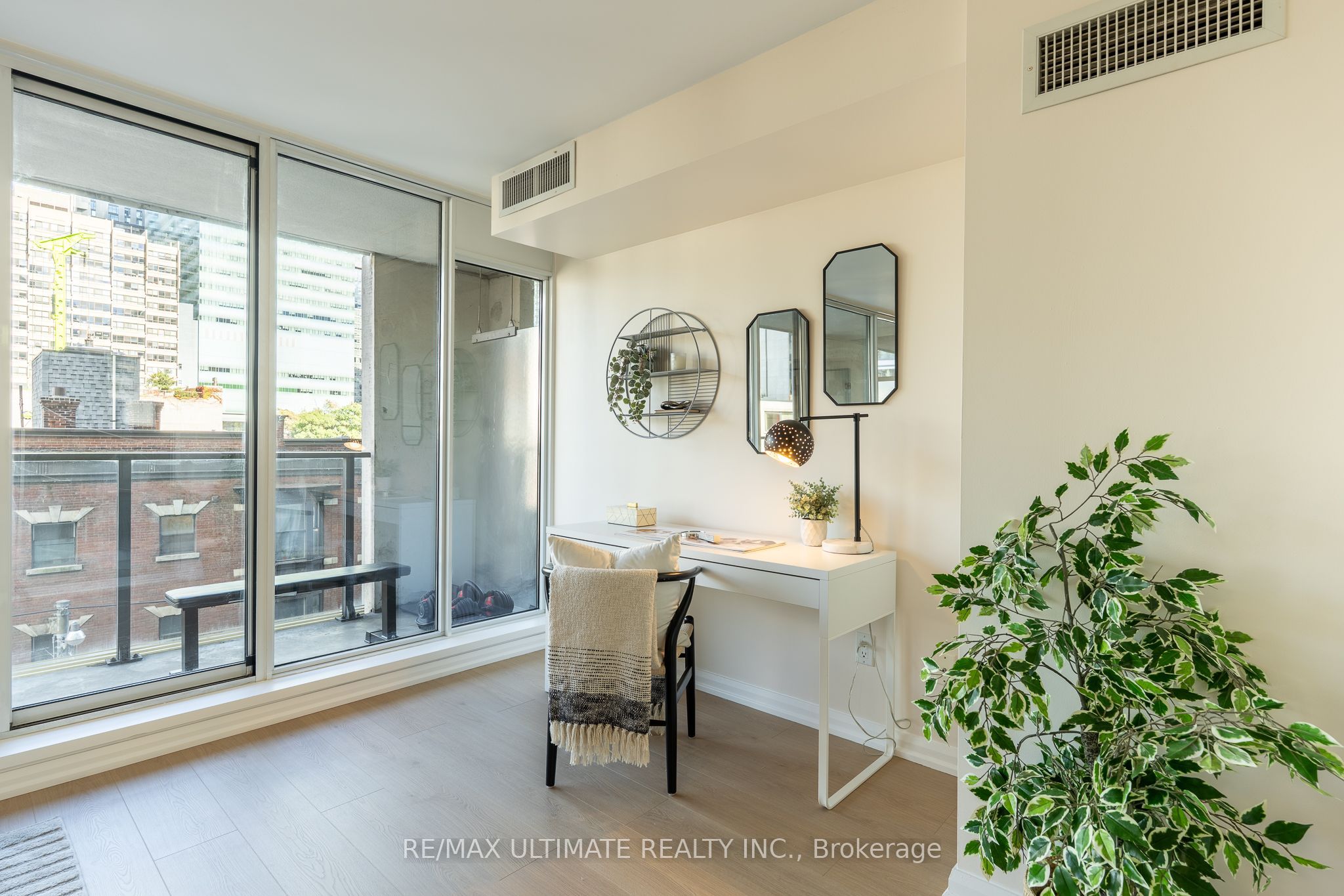 111 Elizabeth Street 627 Property Photo 21
