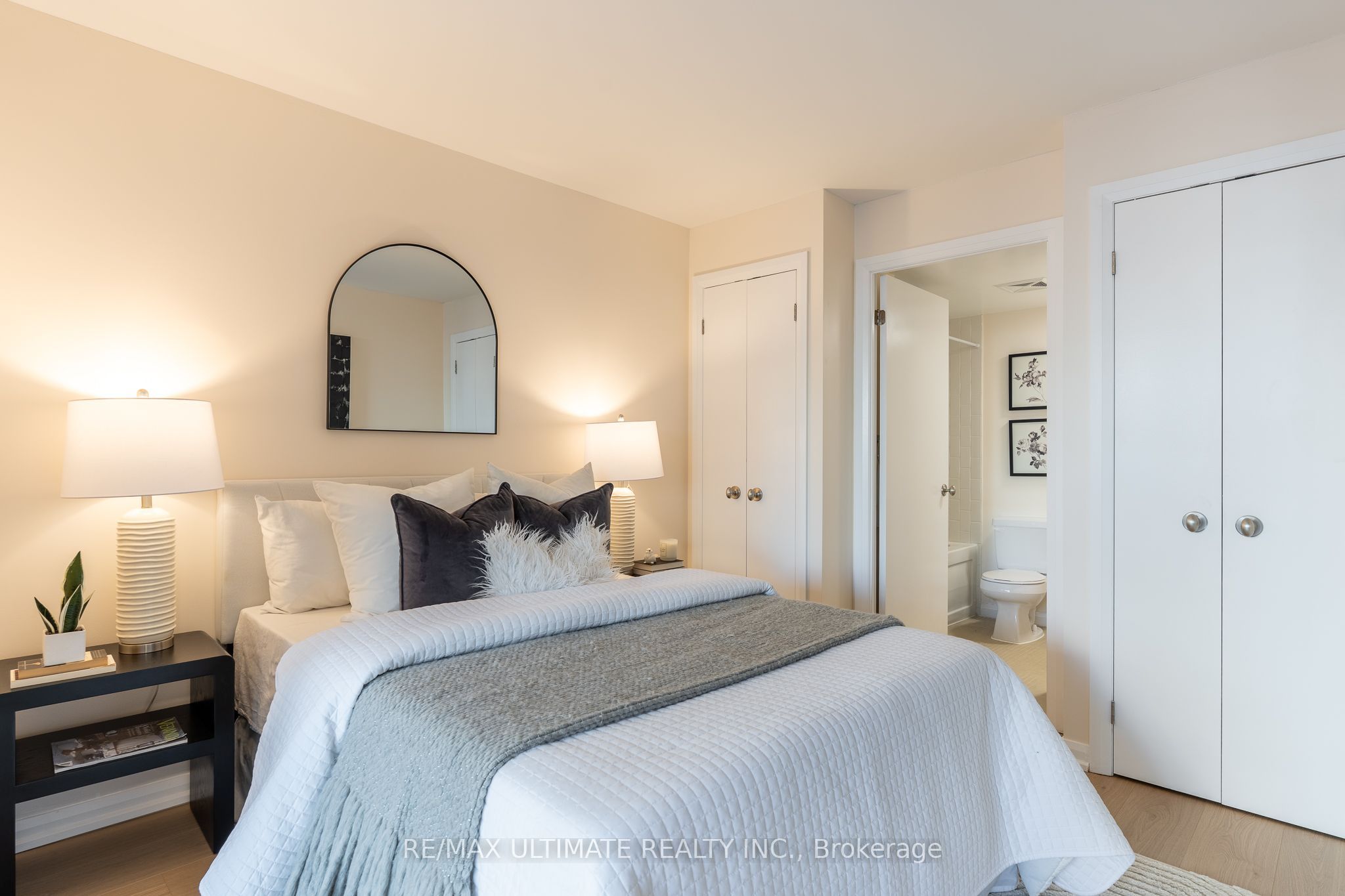 111 Elizabeth Street 627 Property Photo 23