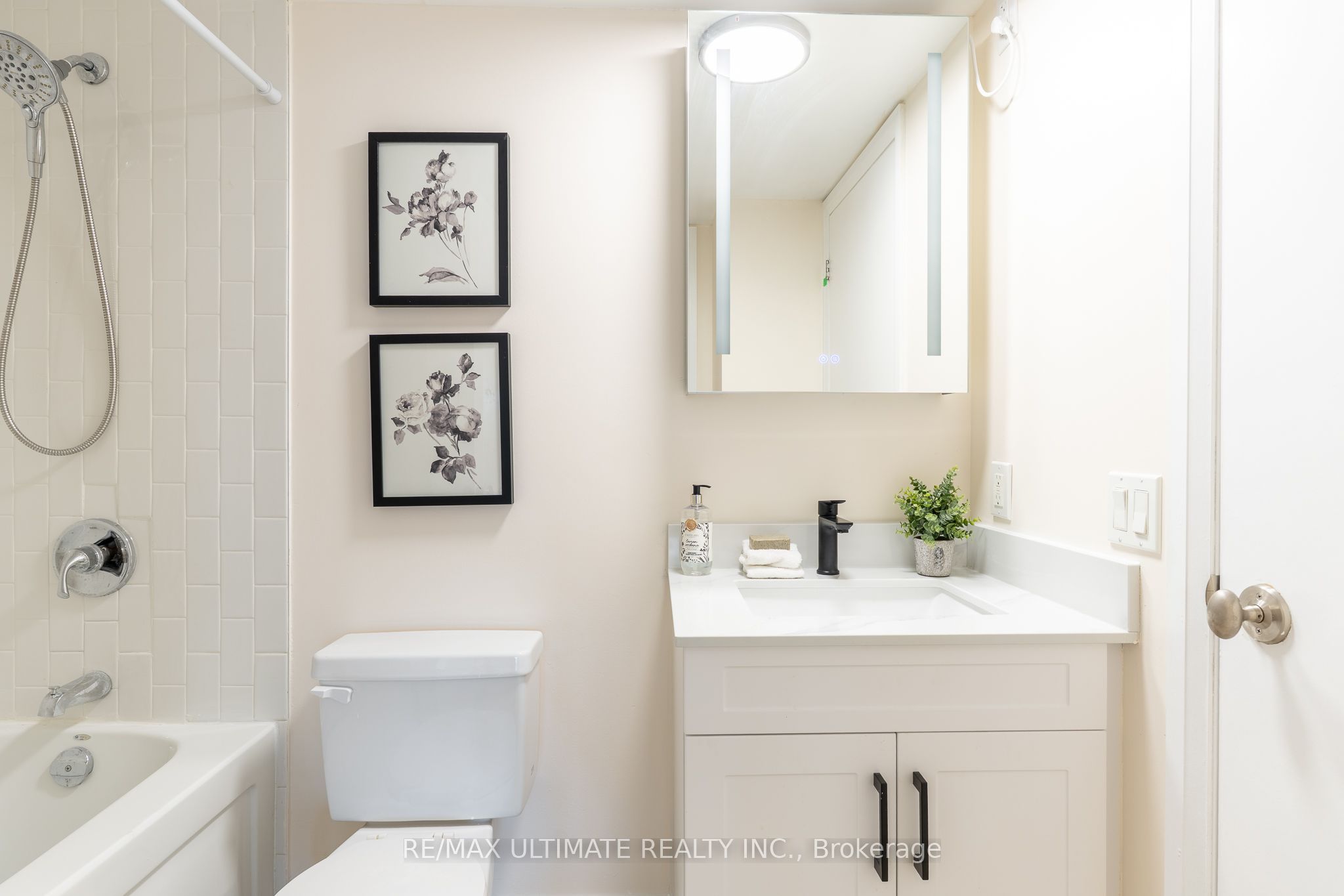 111 Elizabeth Street 627 Property Photo 26