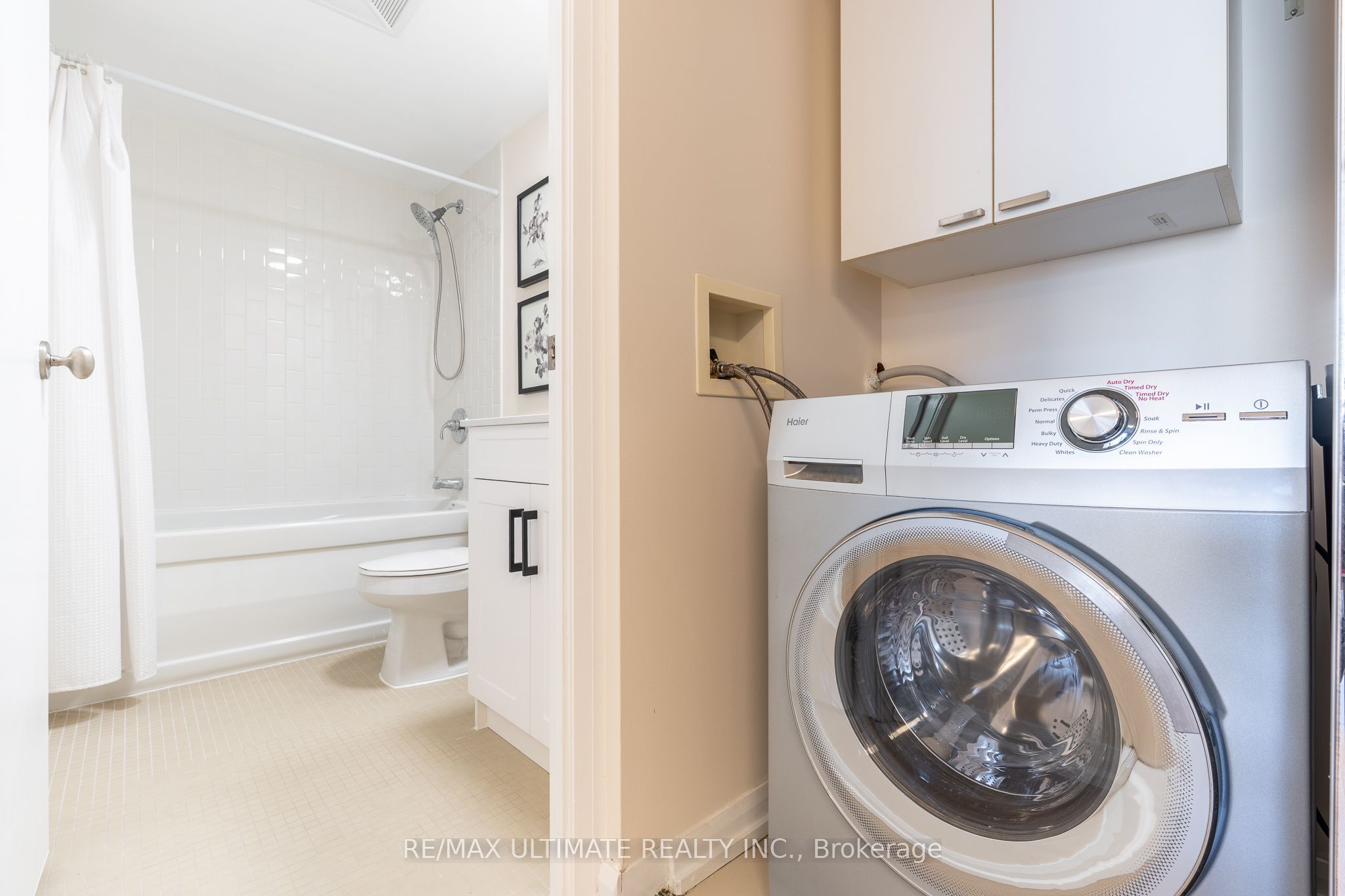 111 Elizabeth Street 627 Property Photo 28