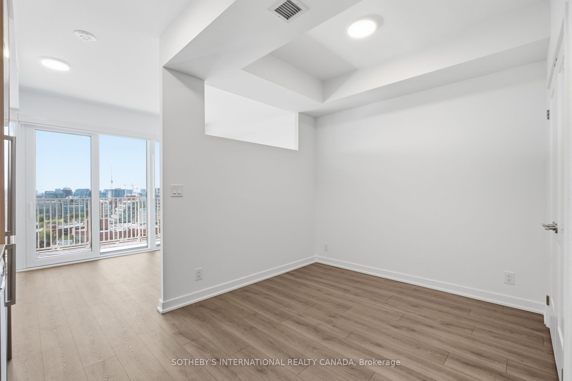 88 Bathurst Street 612 Property Photo 6