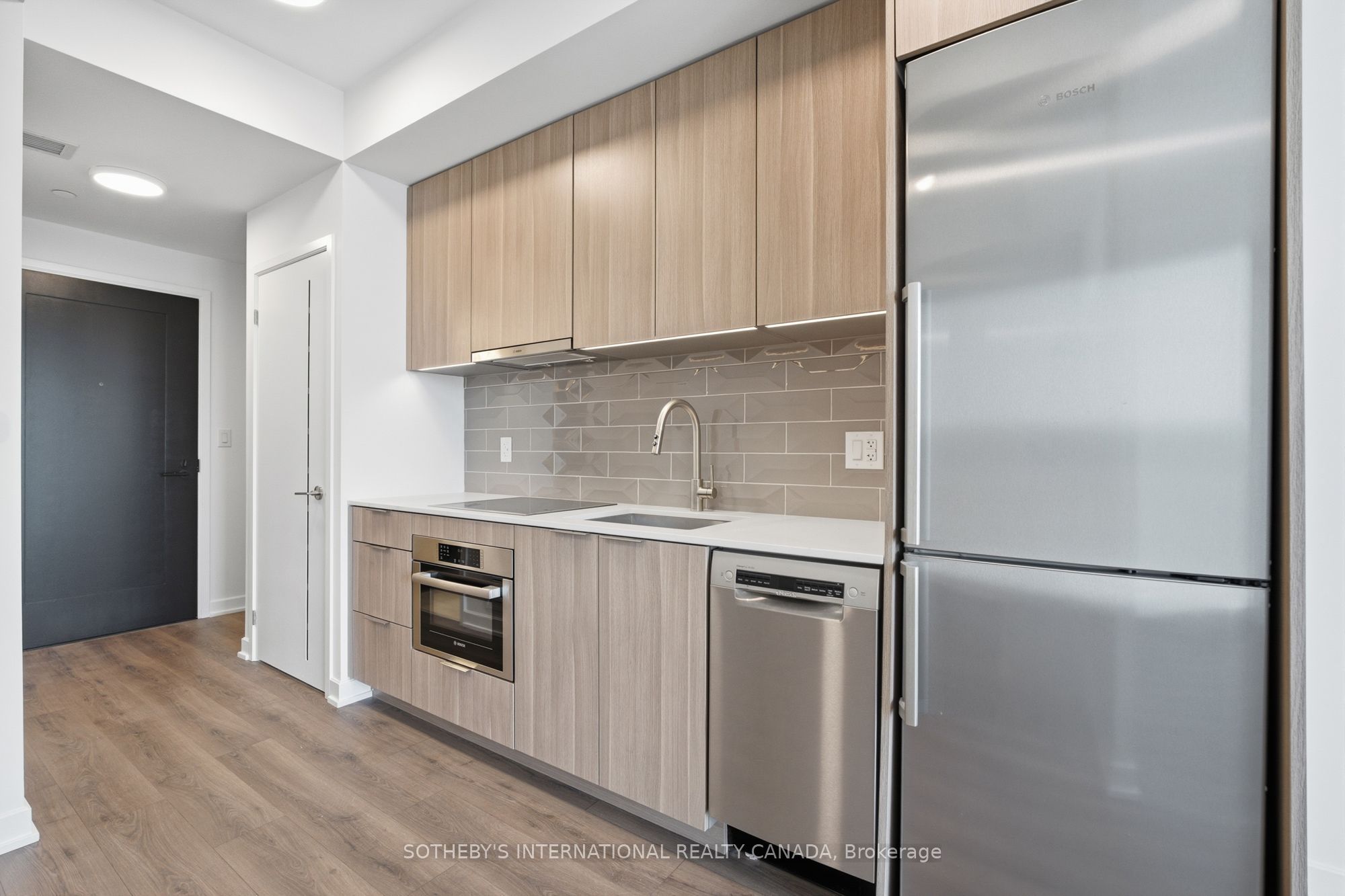 88 Bathurst Street 612 Property Photo 11