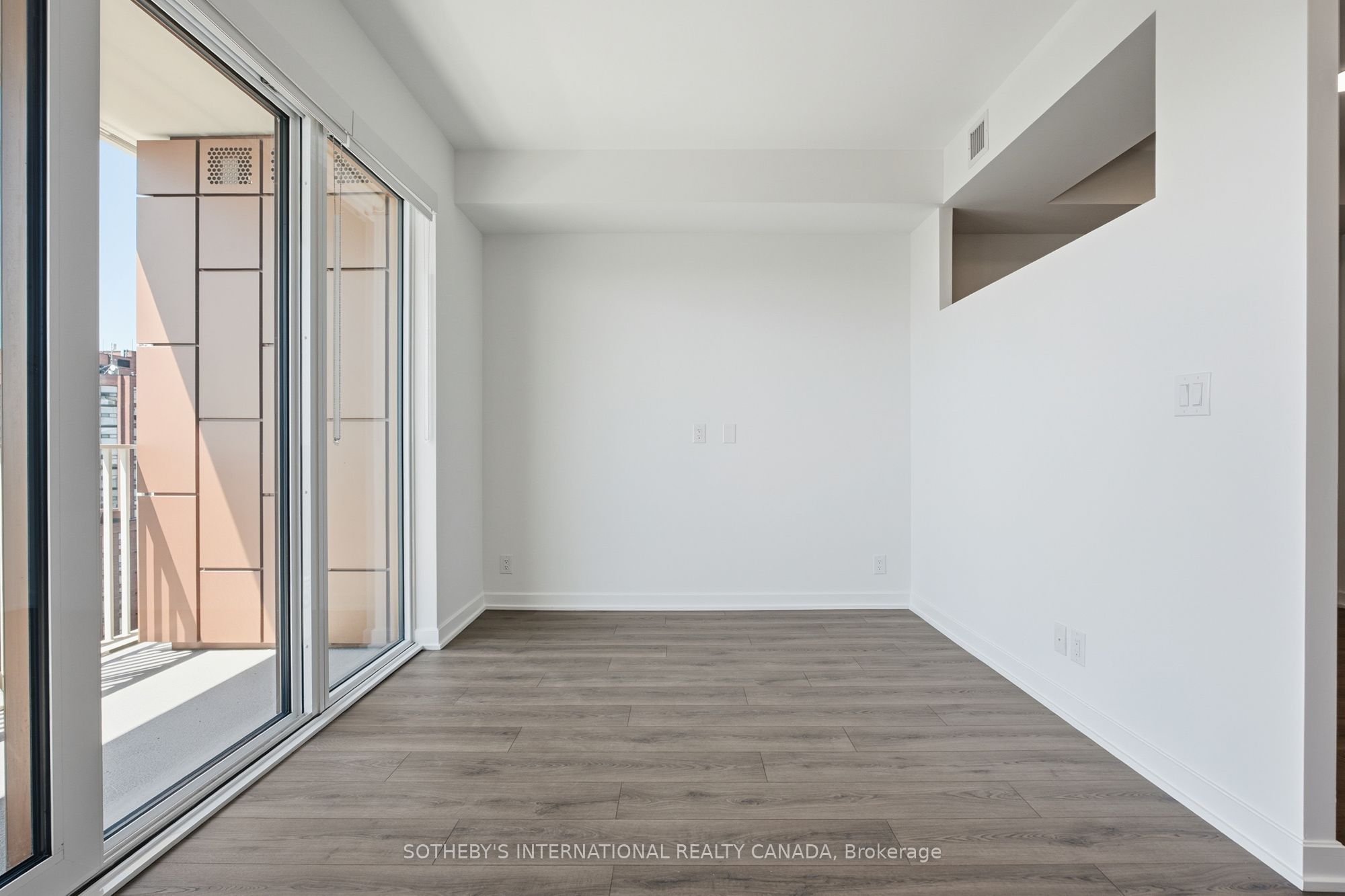 88 Bathurst Street 612 Property Photo 15