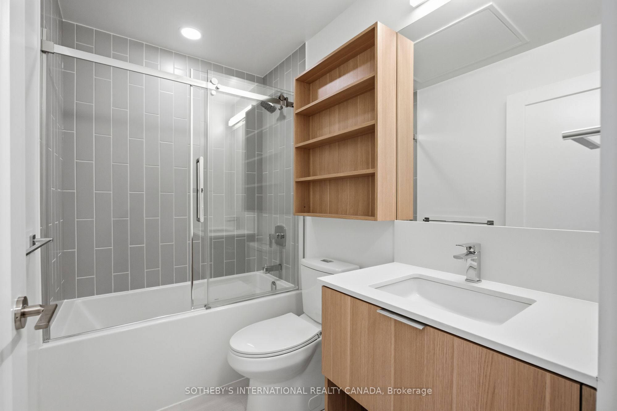 88 Bathurst Street 612 Property Photo 17