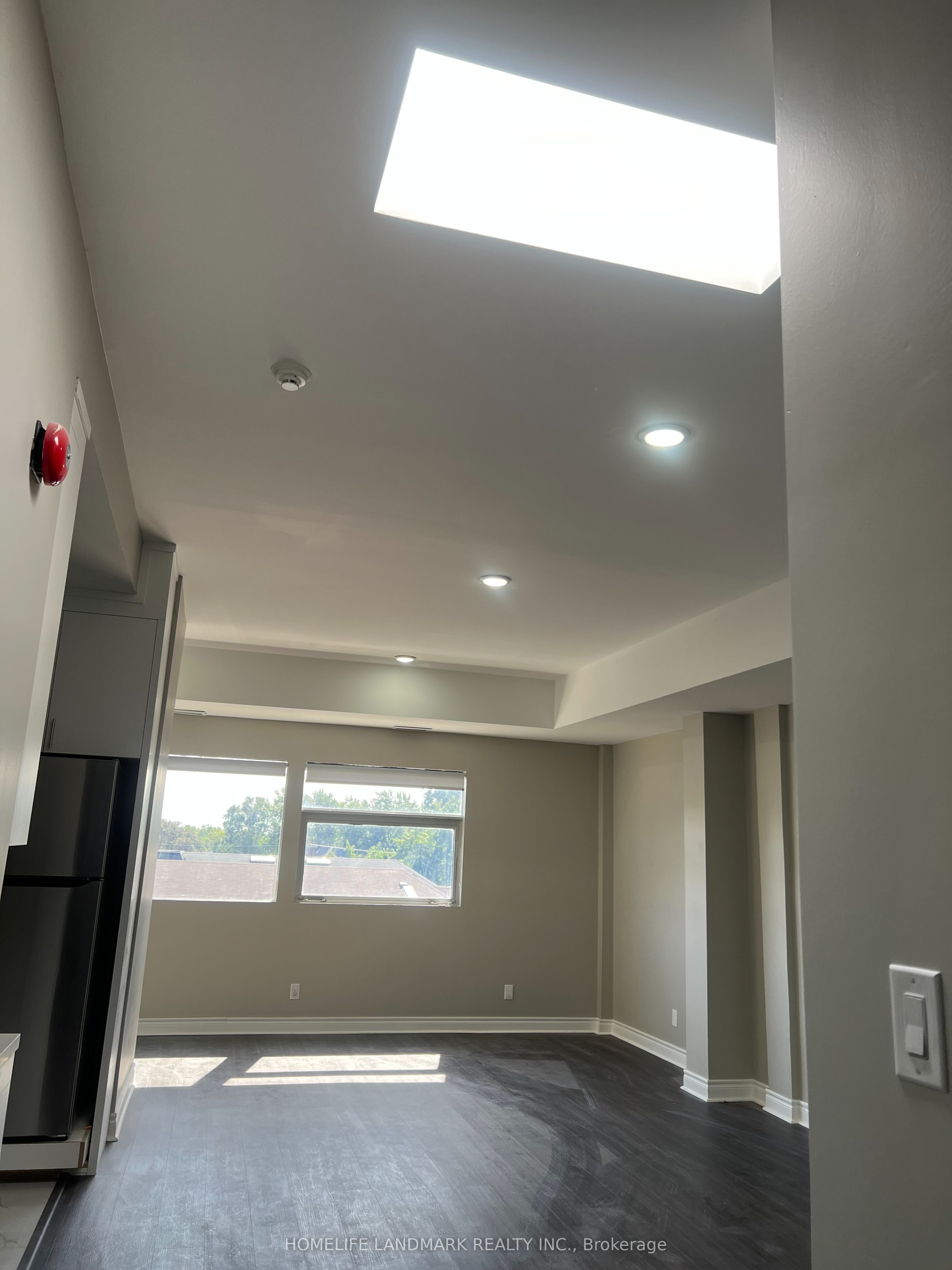 89 Finch Avenue W 302 Property Photo 8