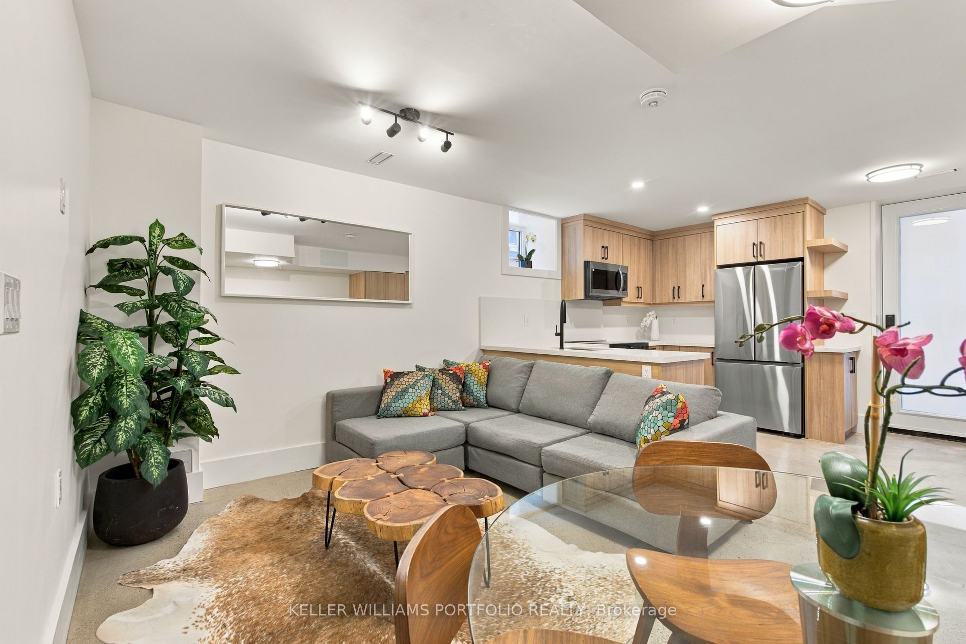 173 Beatrice Street Lower Property Photo 1