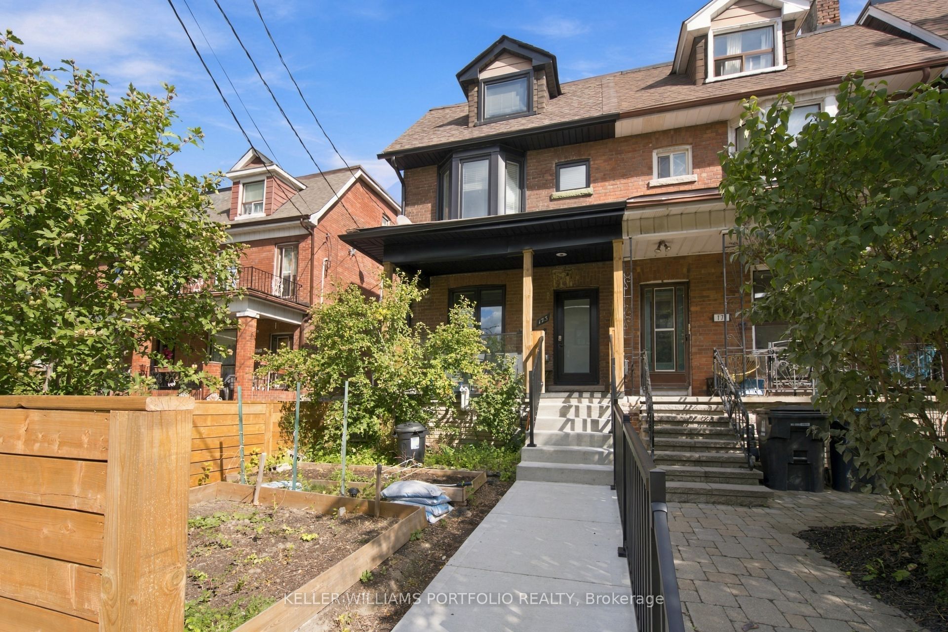 173 Beatrice Street Lower Property Photo 2