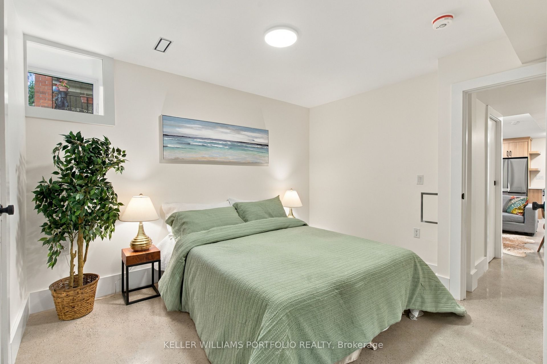 173 Beatrice Street Lower Property Photo 24
