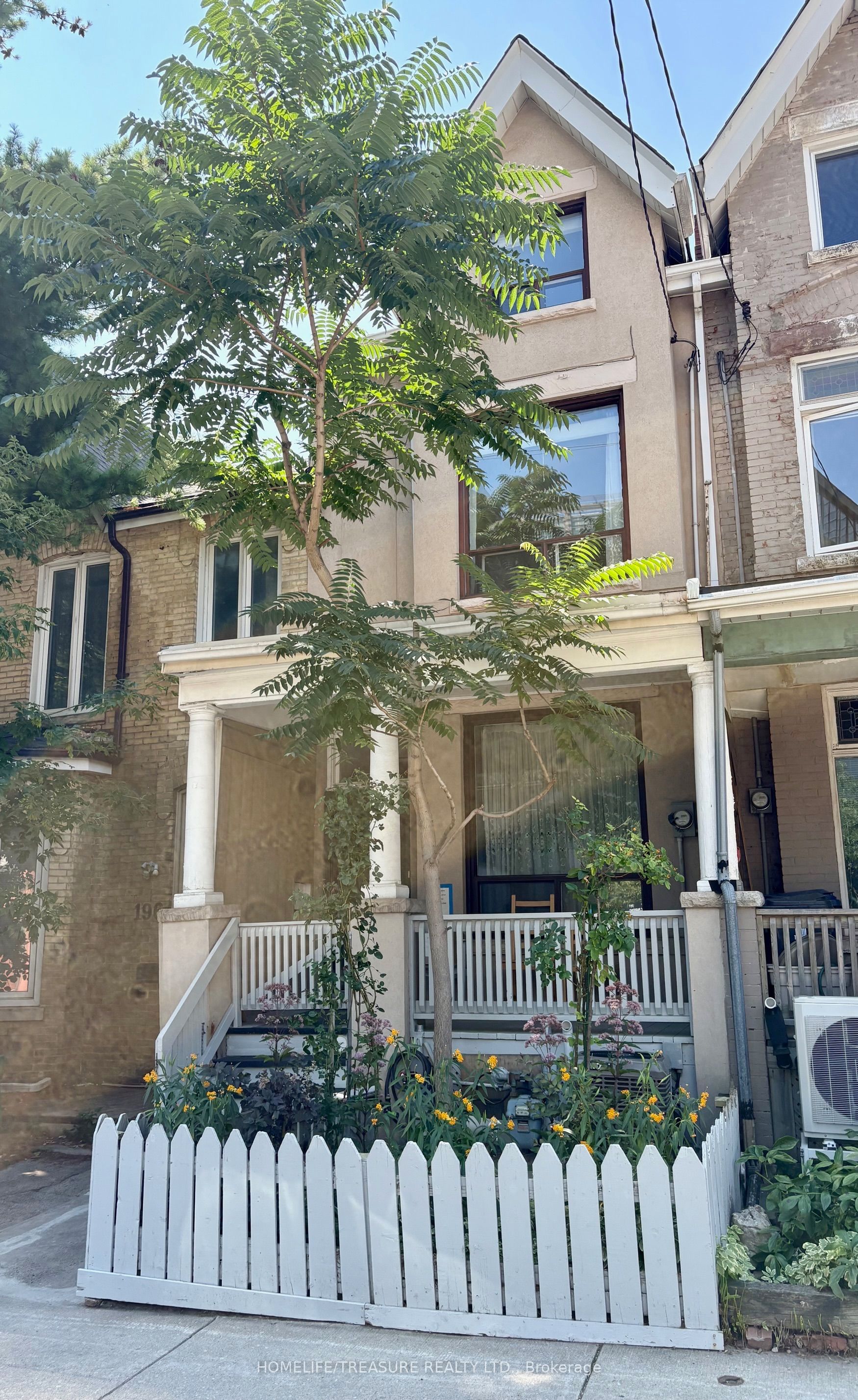 198 Mccaul Street Property Photo 1