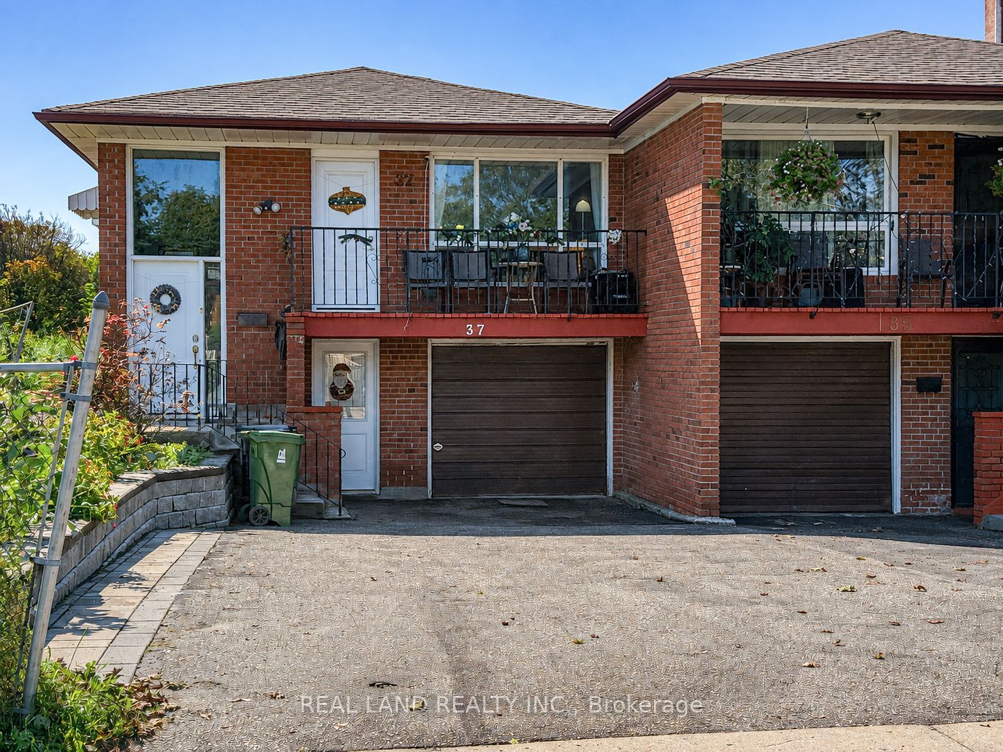 37 Pawnee Avenue