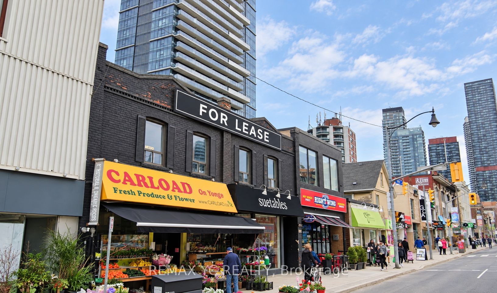 2499 Yonge Street Property Photo 2