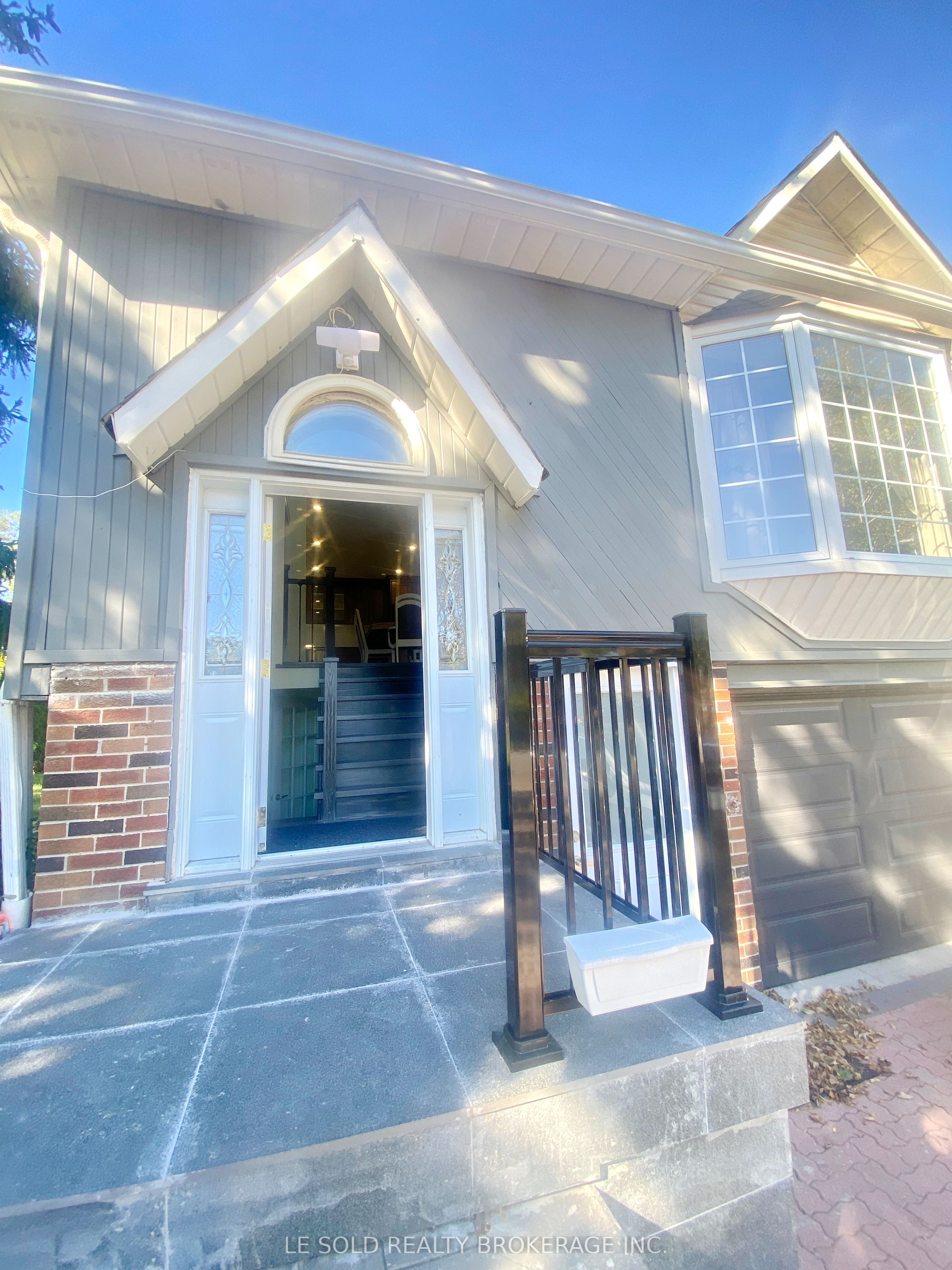 2 Chipwood Crescent Upper Property Photo 2
