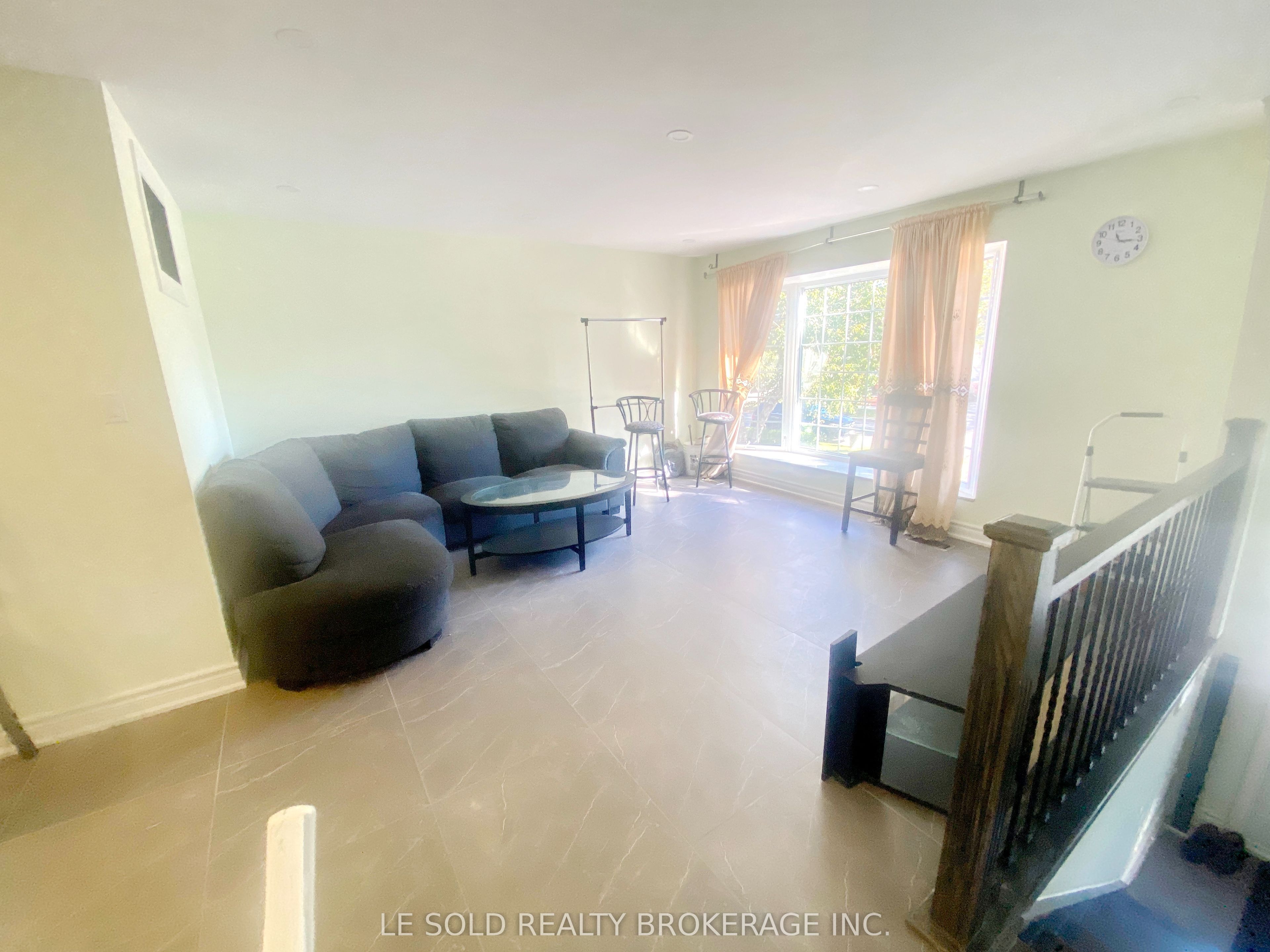 2 Chipwood Crescent Upper Property Photo 7