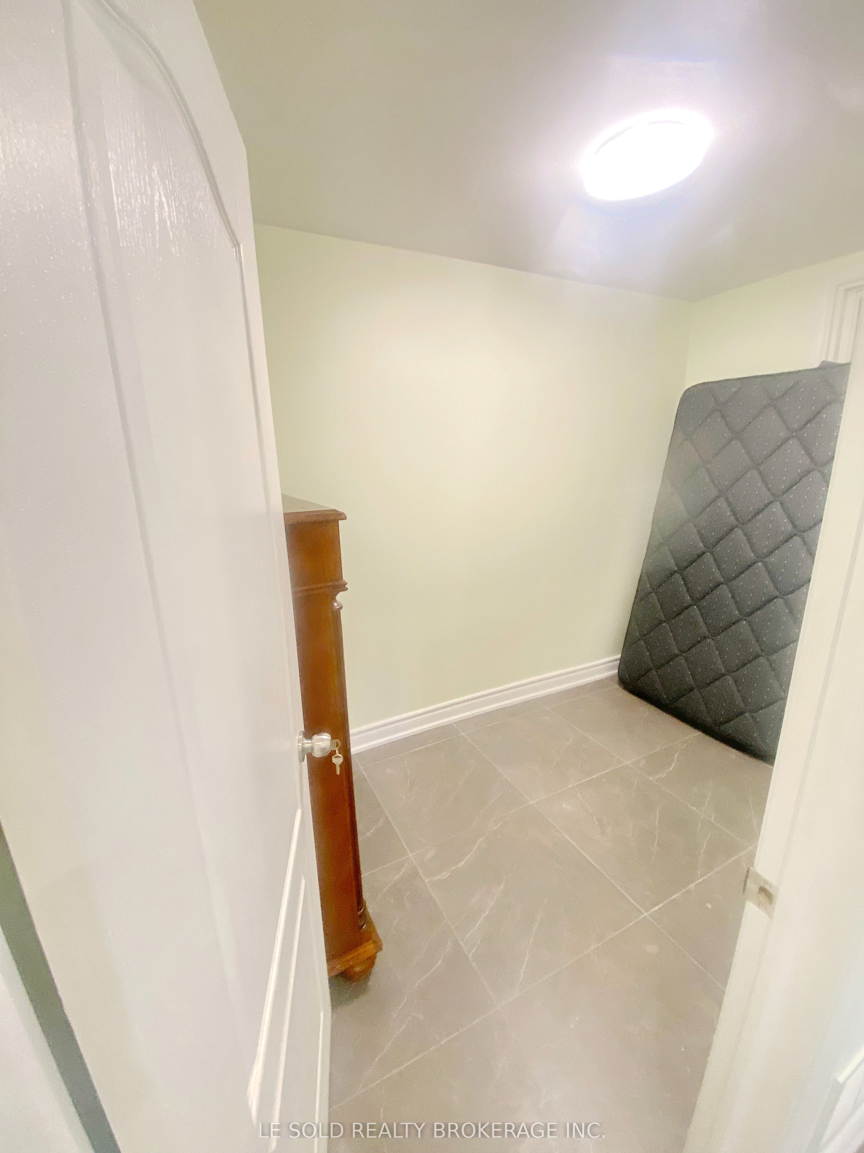2 Chipwood Crescent Upper Property Photo 9