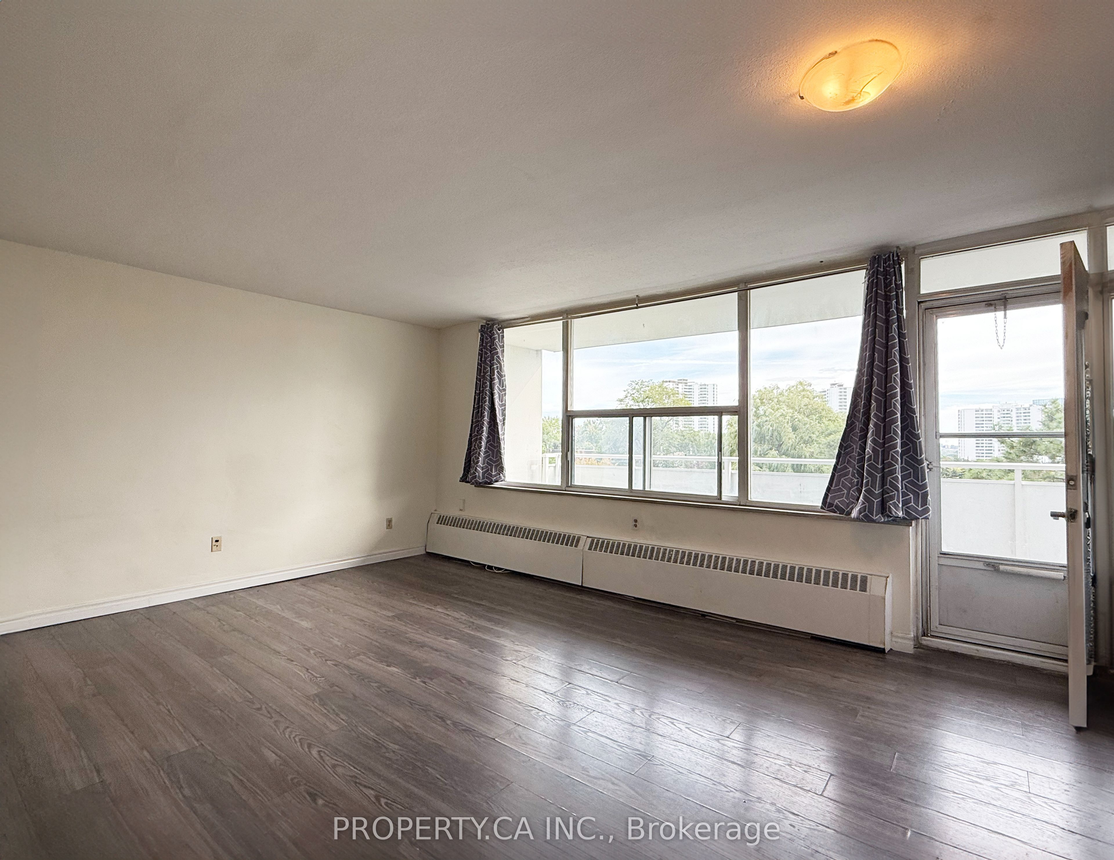10 Parkway Forest Drive 411 Property Photo 3