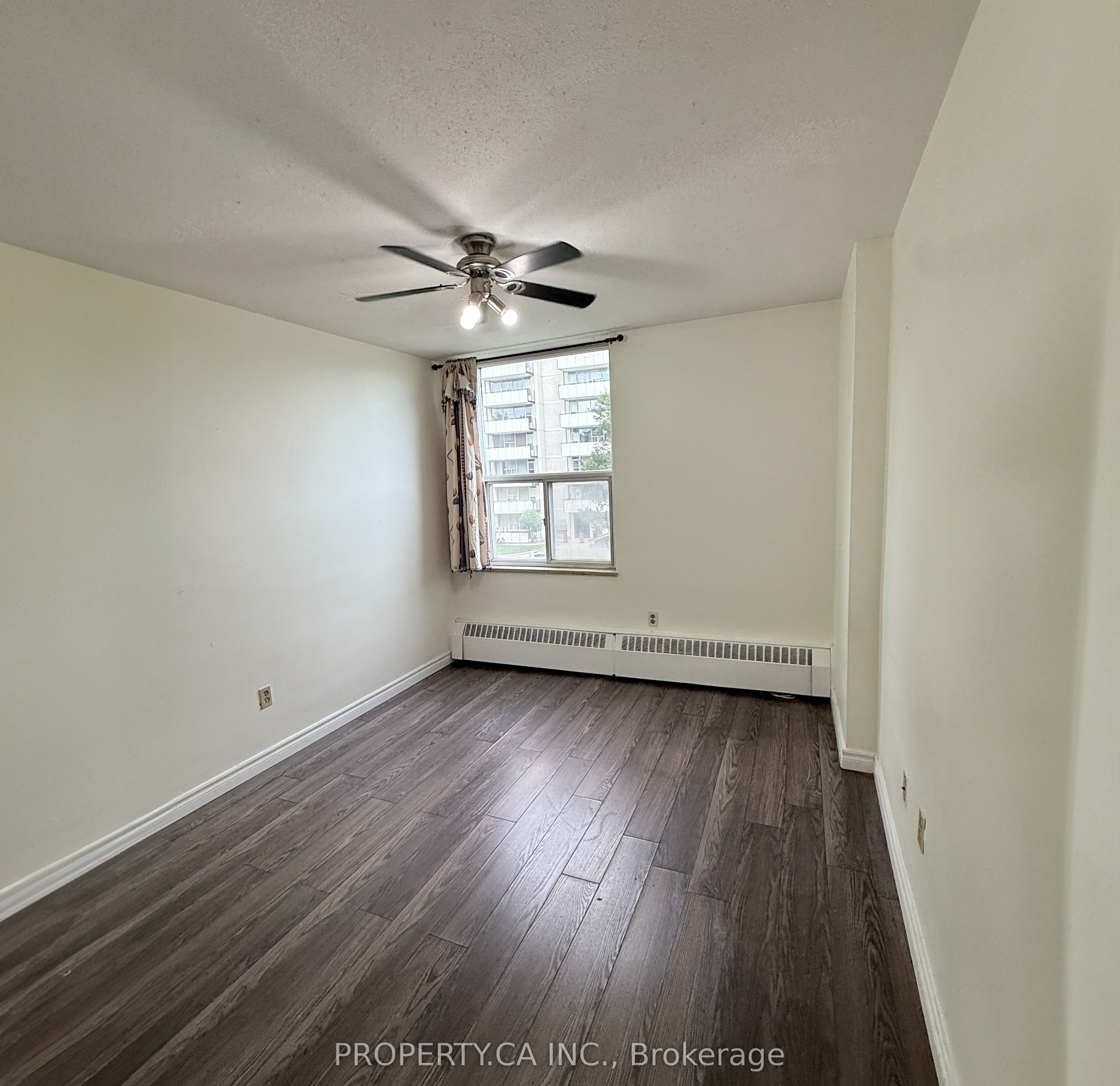 10 Parkway Forest Drive 411 Property Photo 12