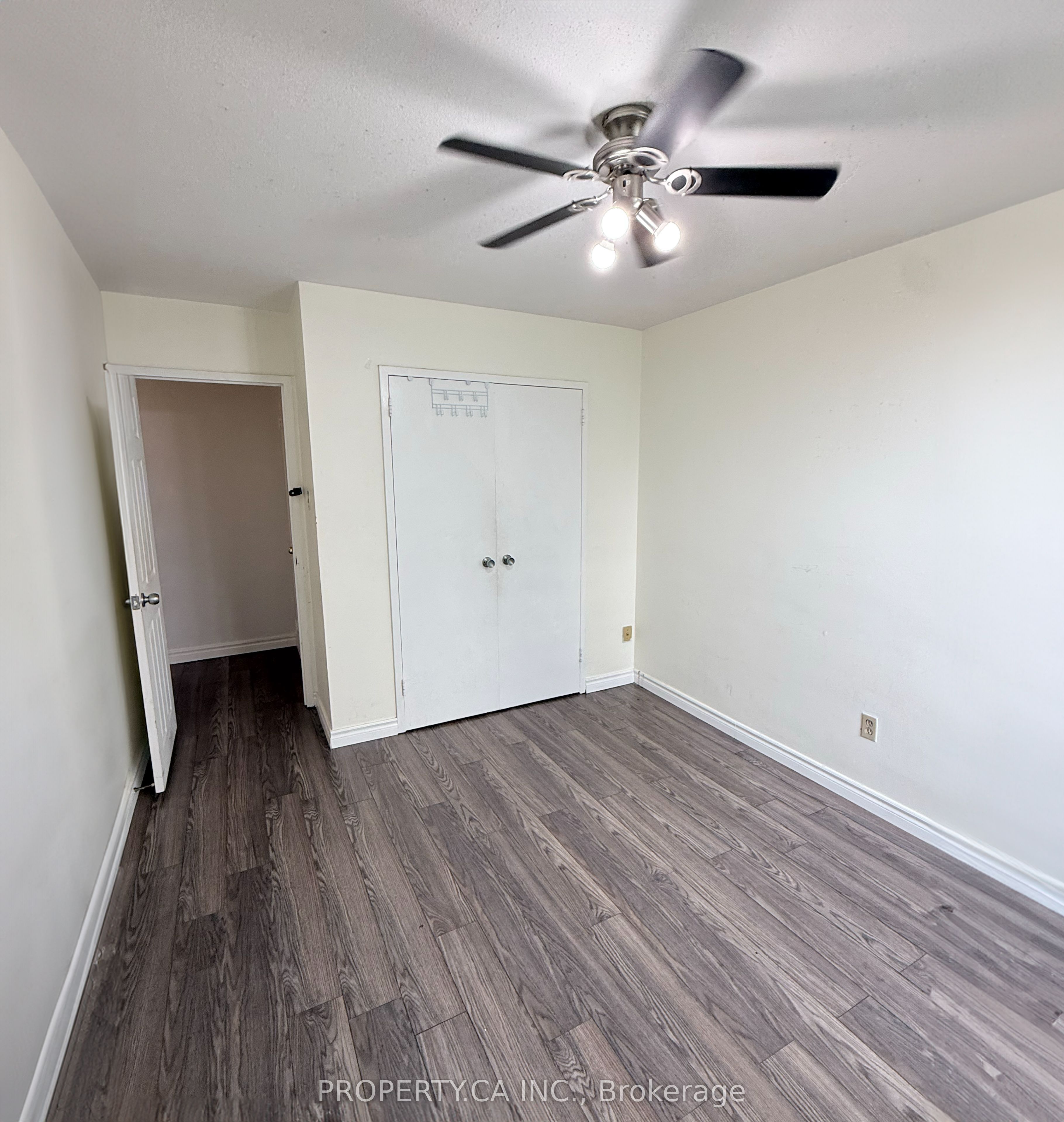 10 Parkway Forest Drive 411 Property Photo 13
