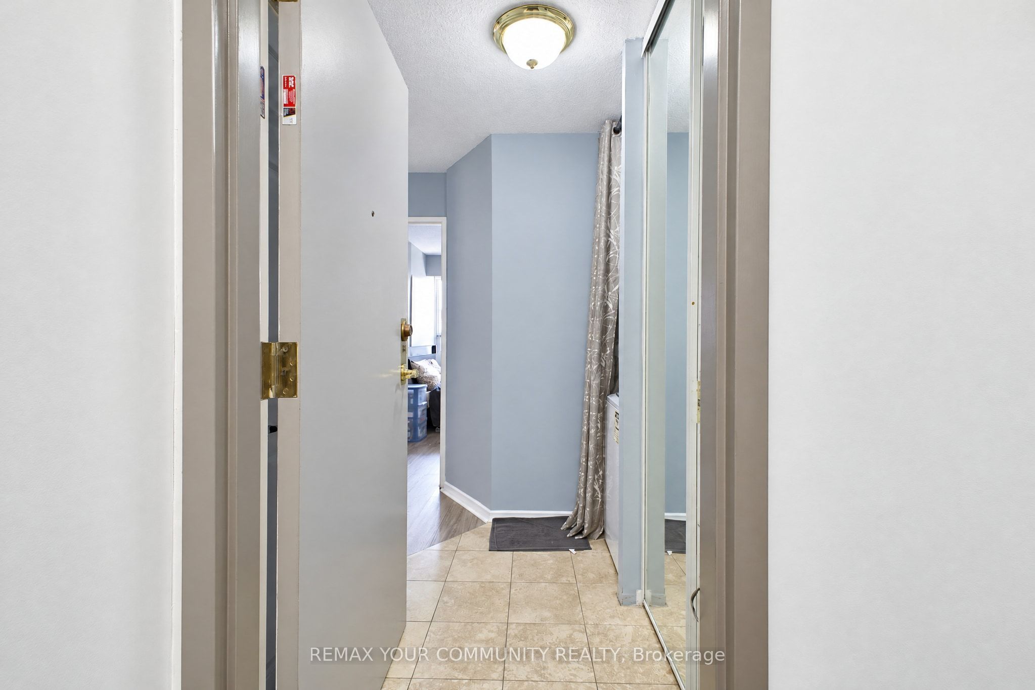 555 Wilson Heights Boulevard 305 Property Photo 9