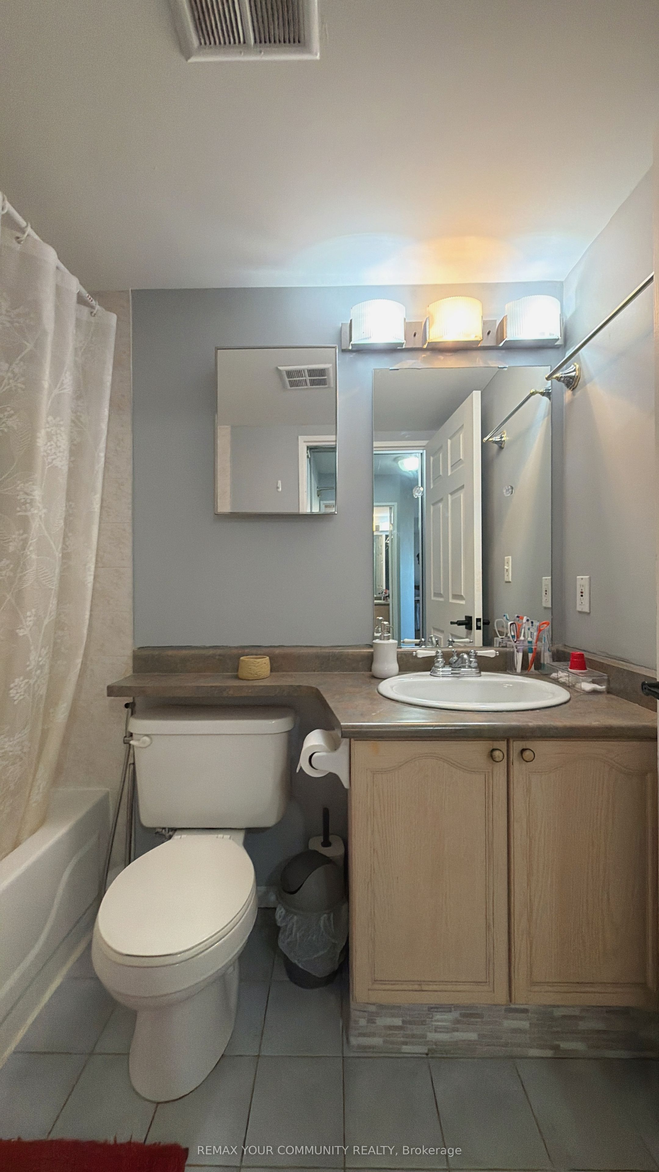 555 Wilson Heights Boulevard 305 Property Photo 12