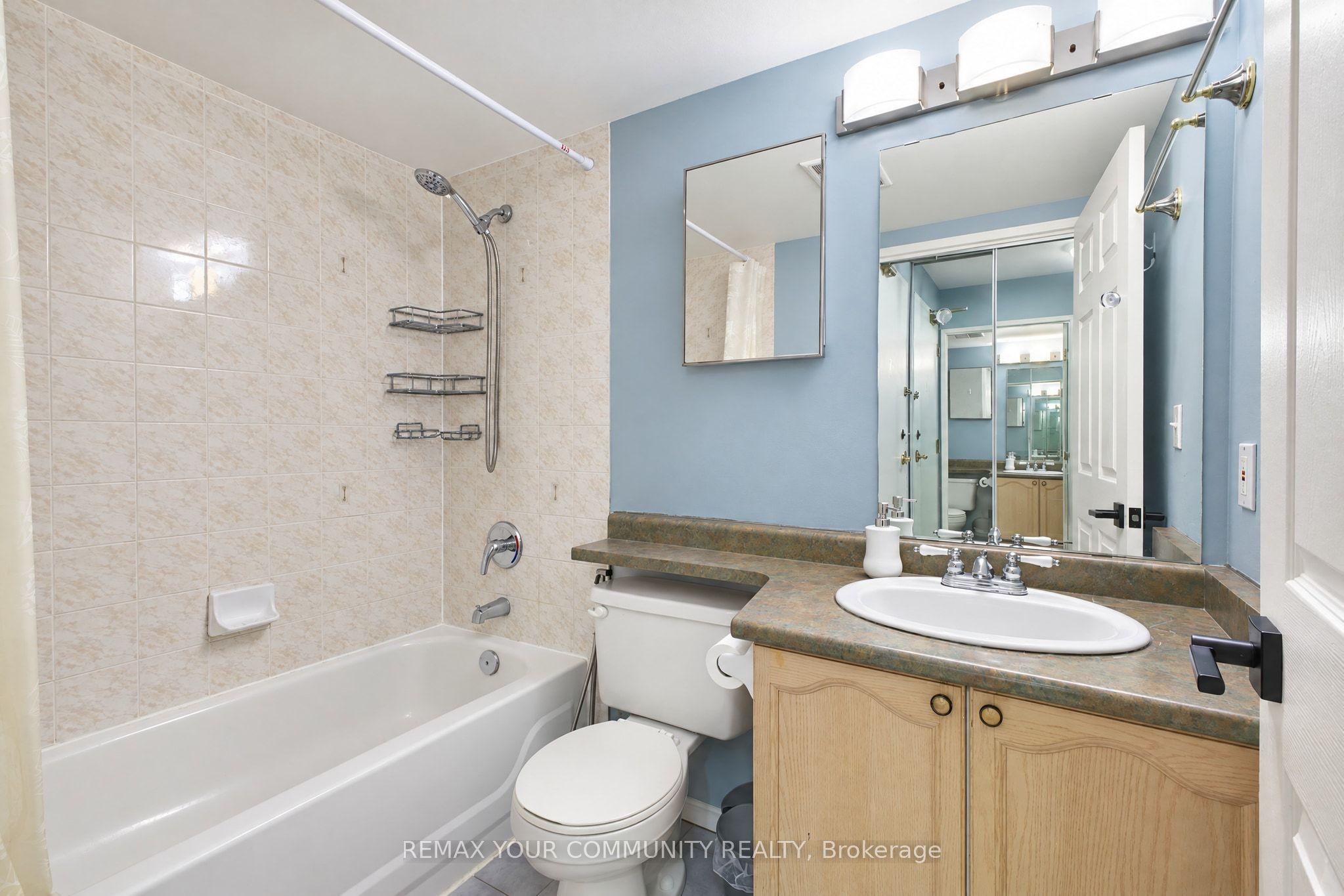 555 Wilson Heights Boulevard 305 Property Photo 12