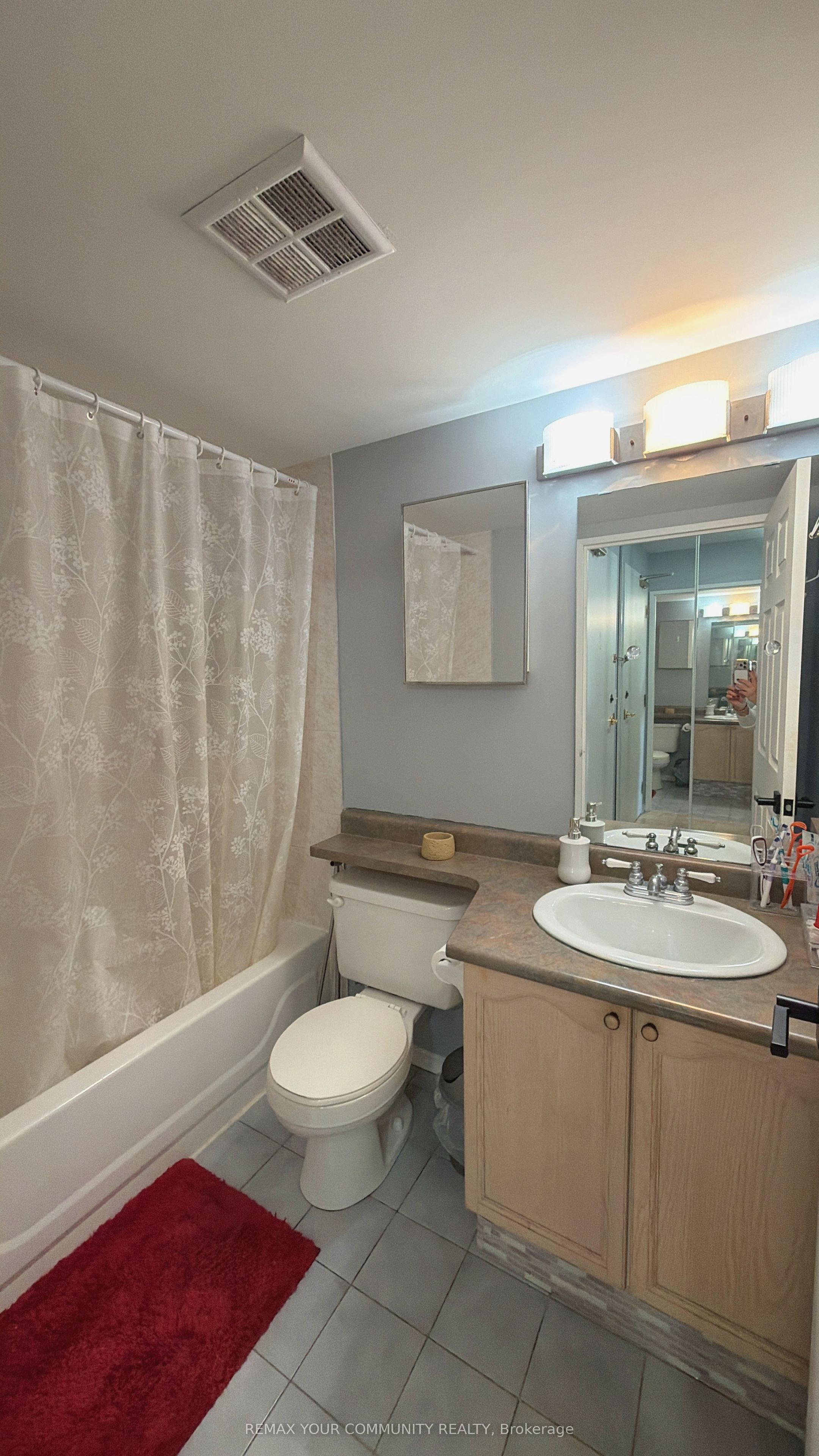 555 Wilson Heights Boulevard 305 Property Photo 13