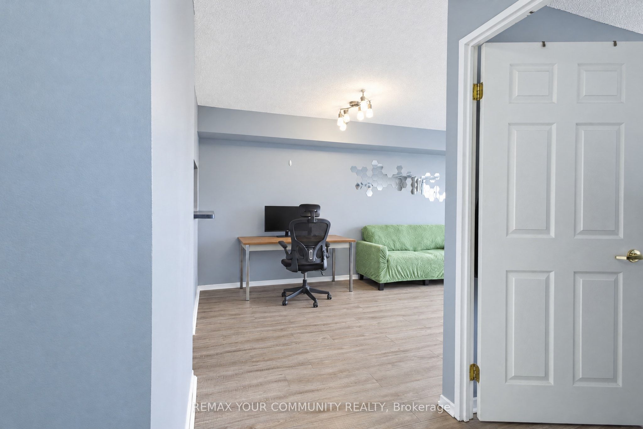 555 Wilson Heights Boulevard 305 Property Photo 14