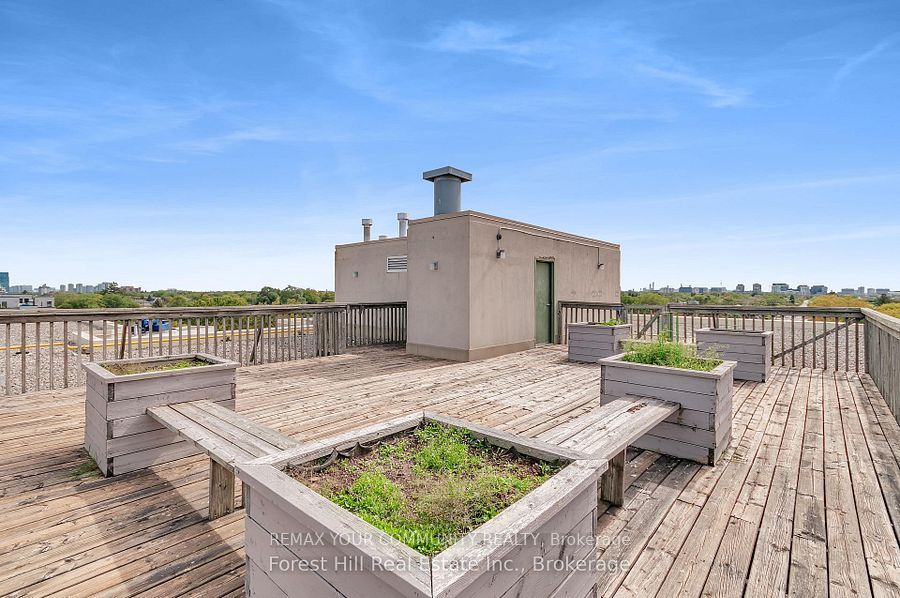 555 Wilson Heights Boulevard 305 Property Photo 16