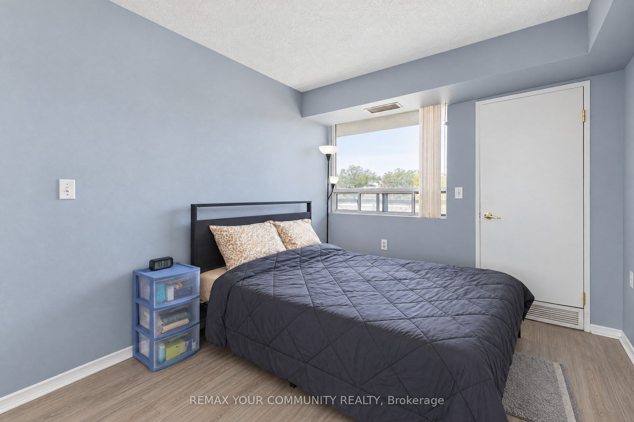 555 Wilson Heights Boulevard 305 Property Photo 17