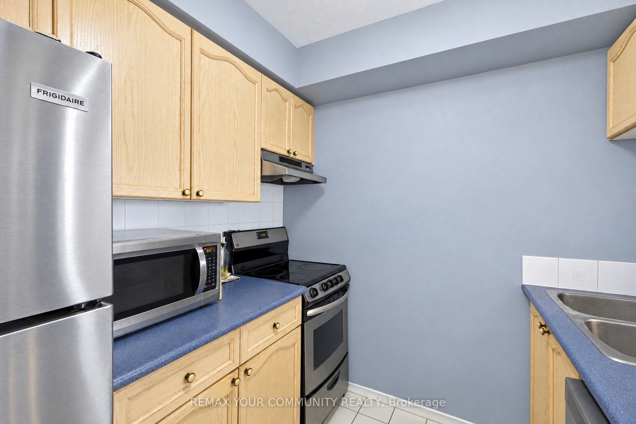 555 Wilson Heights Boulevard 305 Property Photo 20