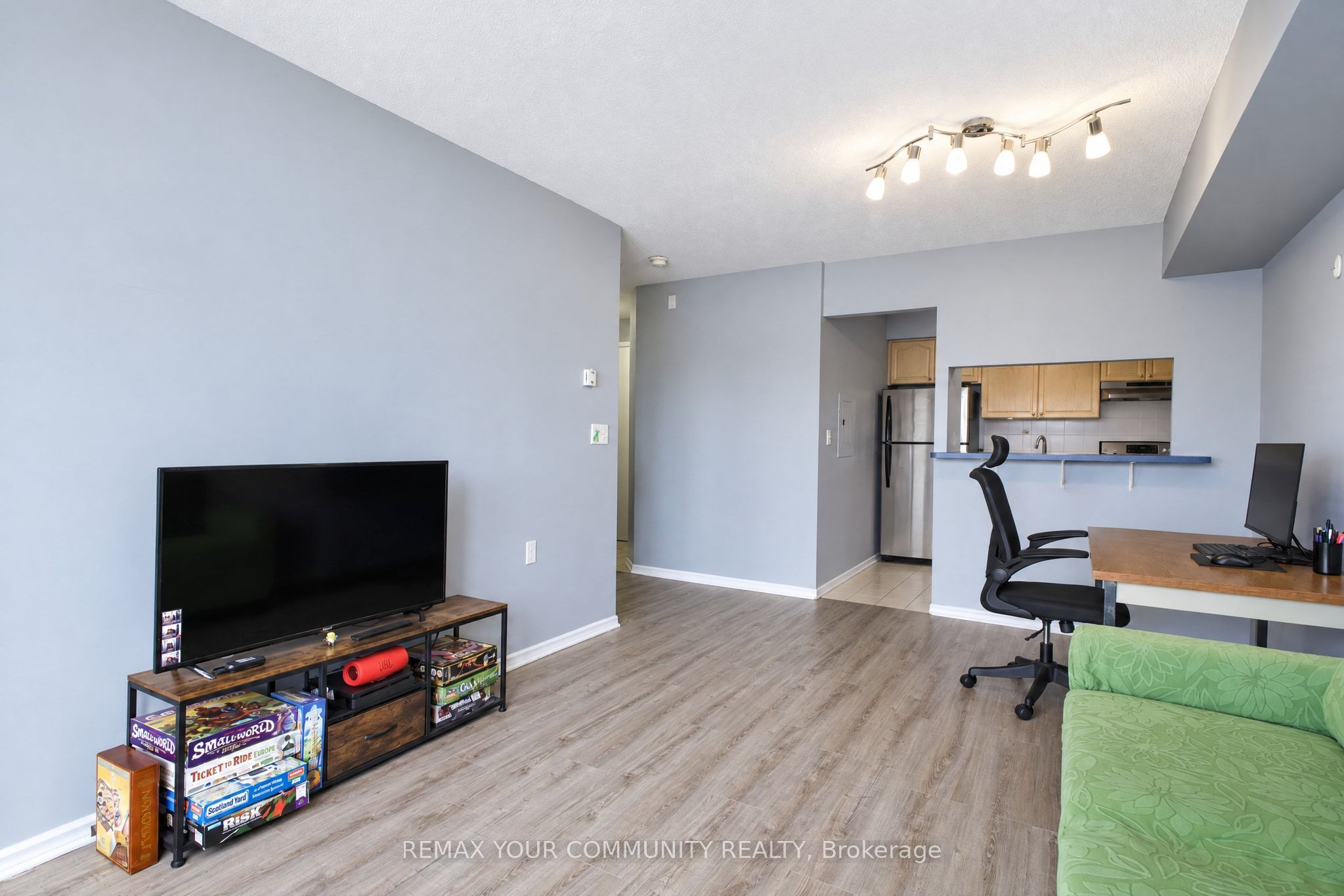 555 Wilson Heights Boulevard 305 Property Photo 27