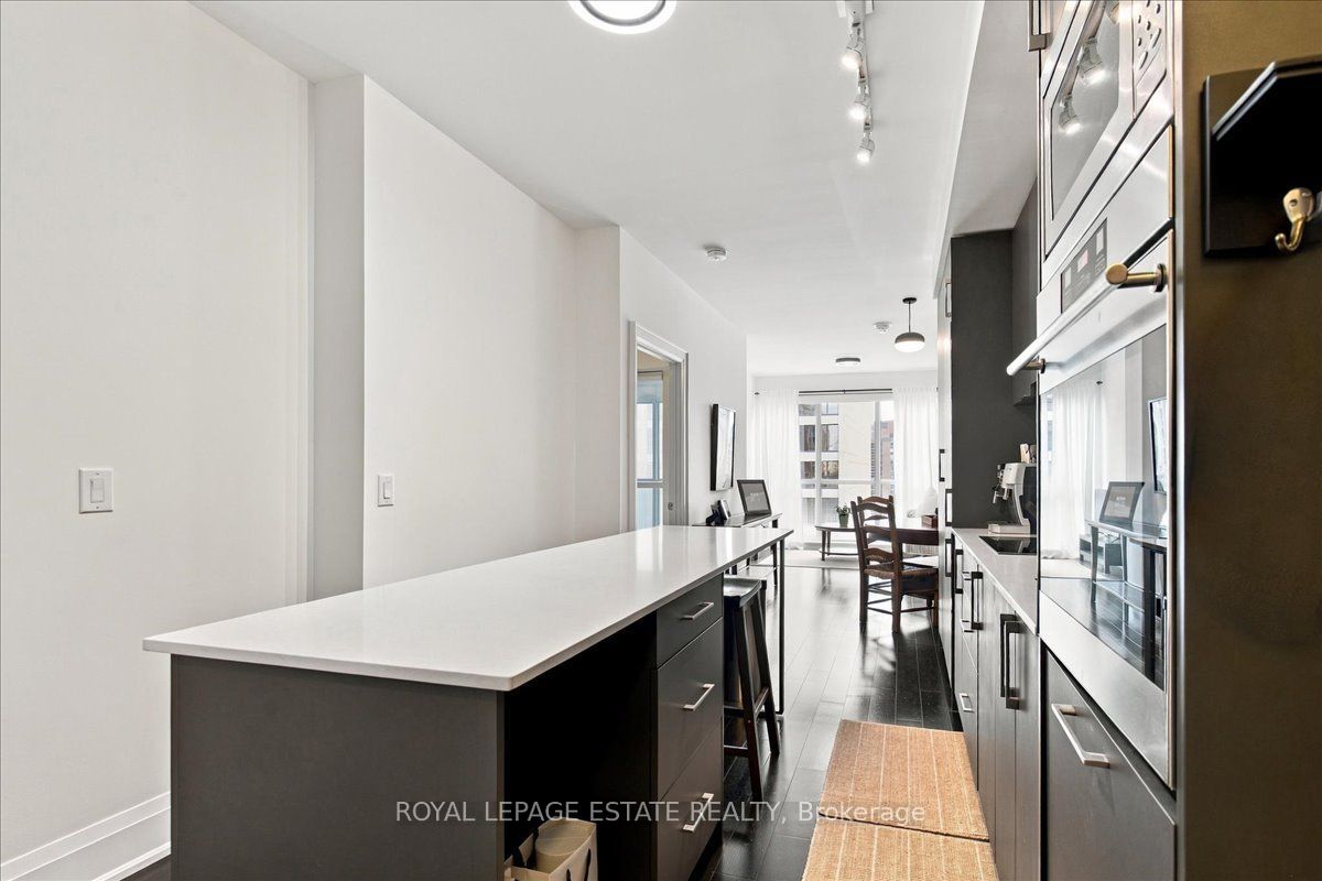 88 Cumberland Street 1201 Property Photo 3
