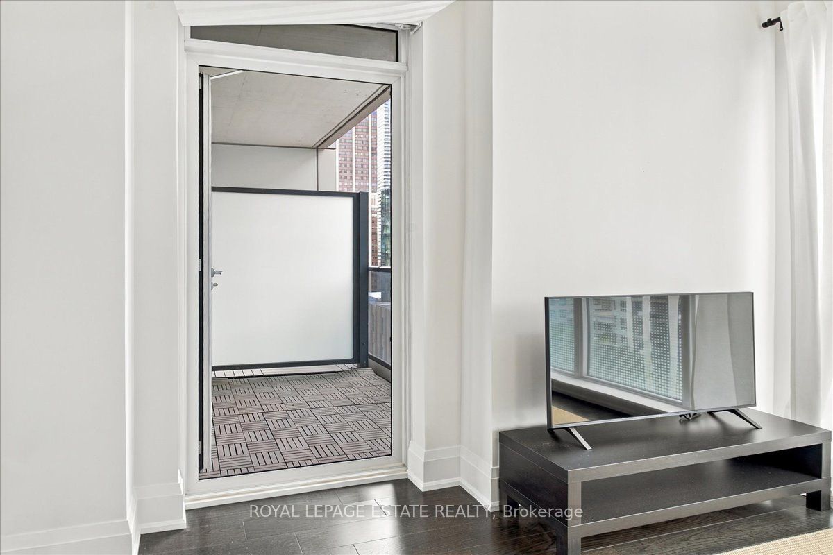 88 Cumberland Street 1201 Property Photo 15