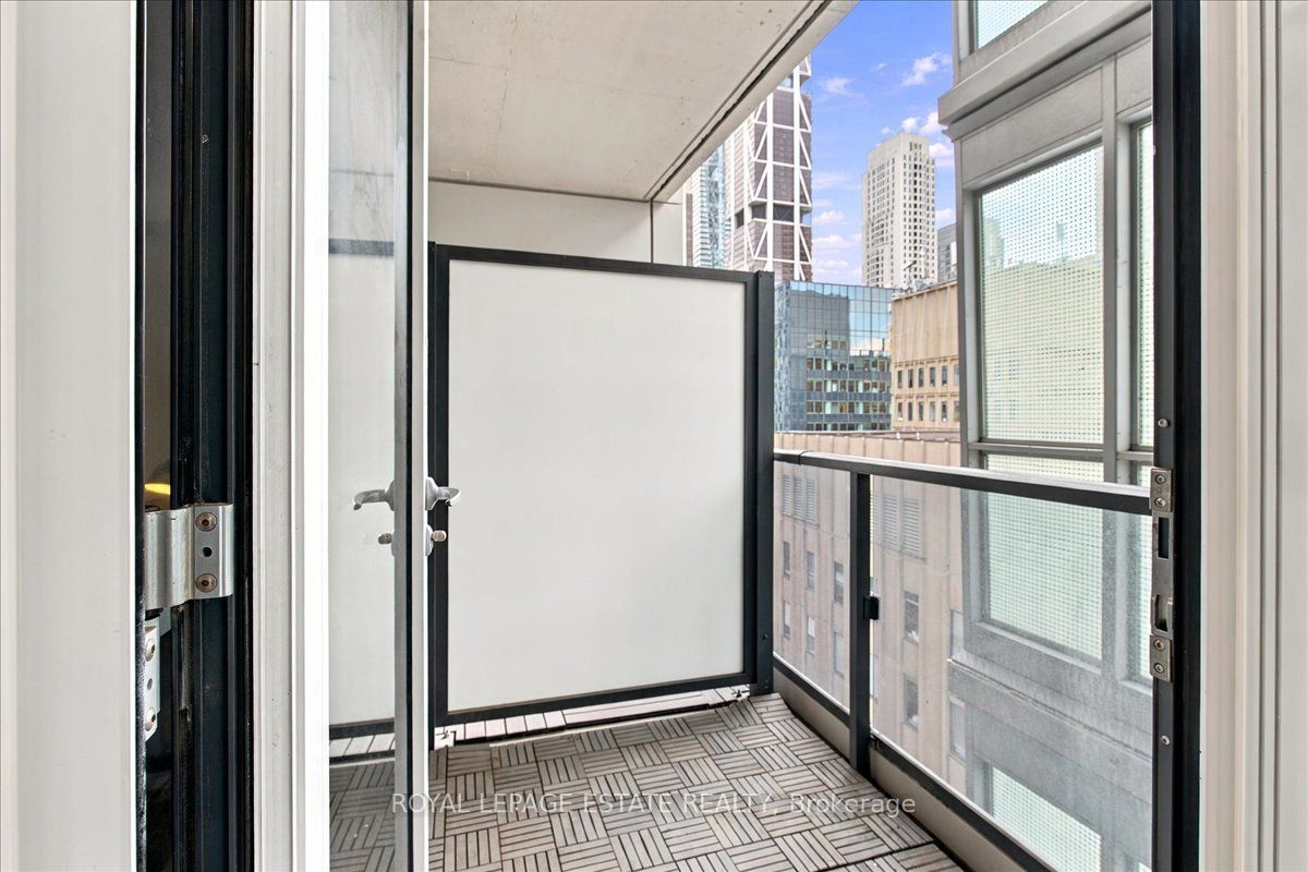 88 Cumberland Street 1201 Property Photo 16