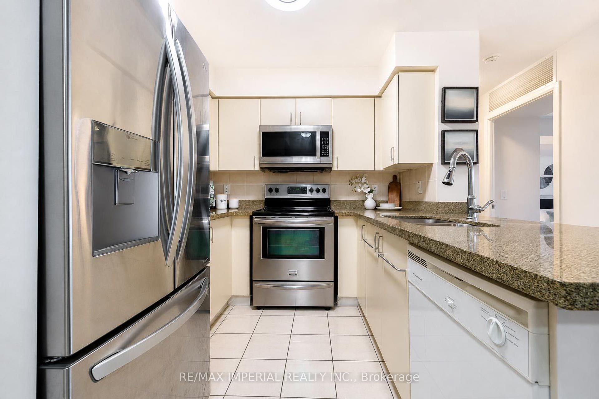 4968 Yonge Street 2903 Property Photo 4