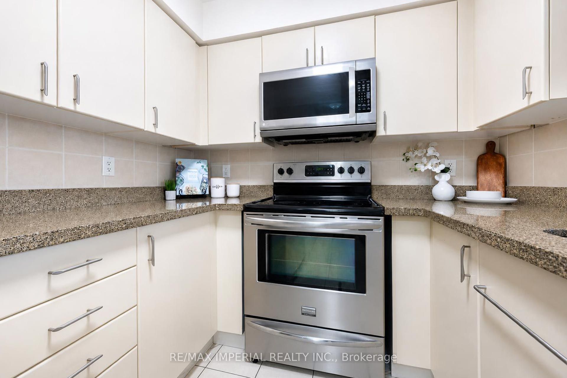 4968 Yonge Street 2903 Property Photo 6