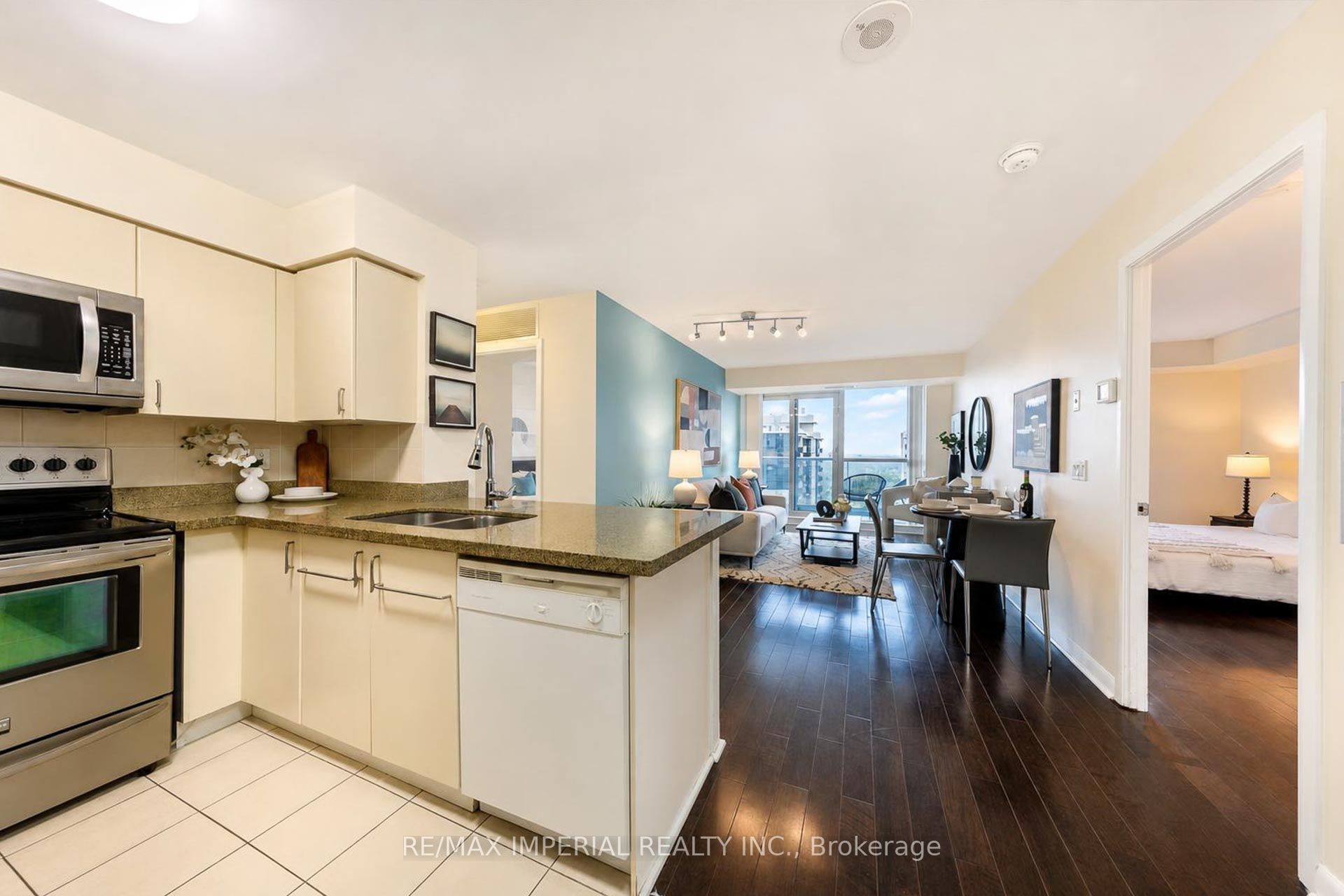 4968 Yonge Street 2903 Property Photo 8