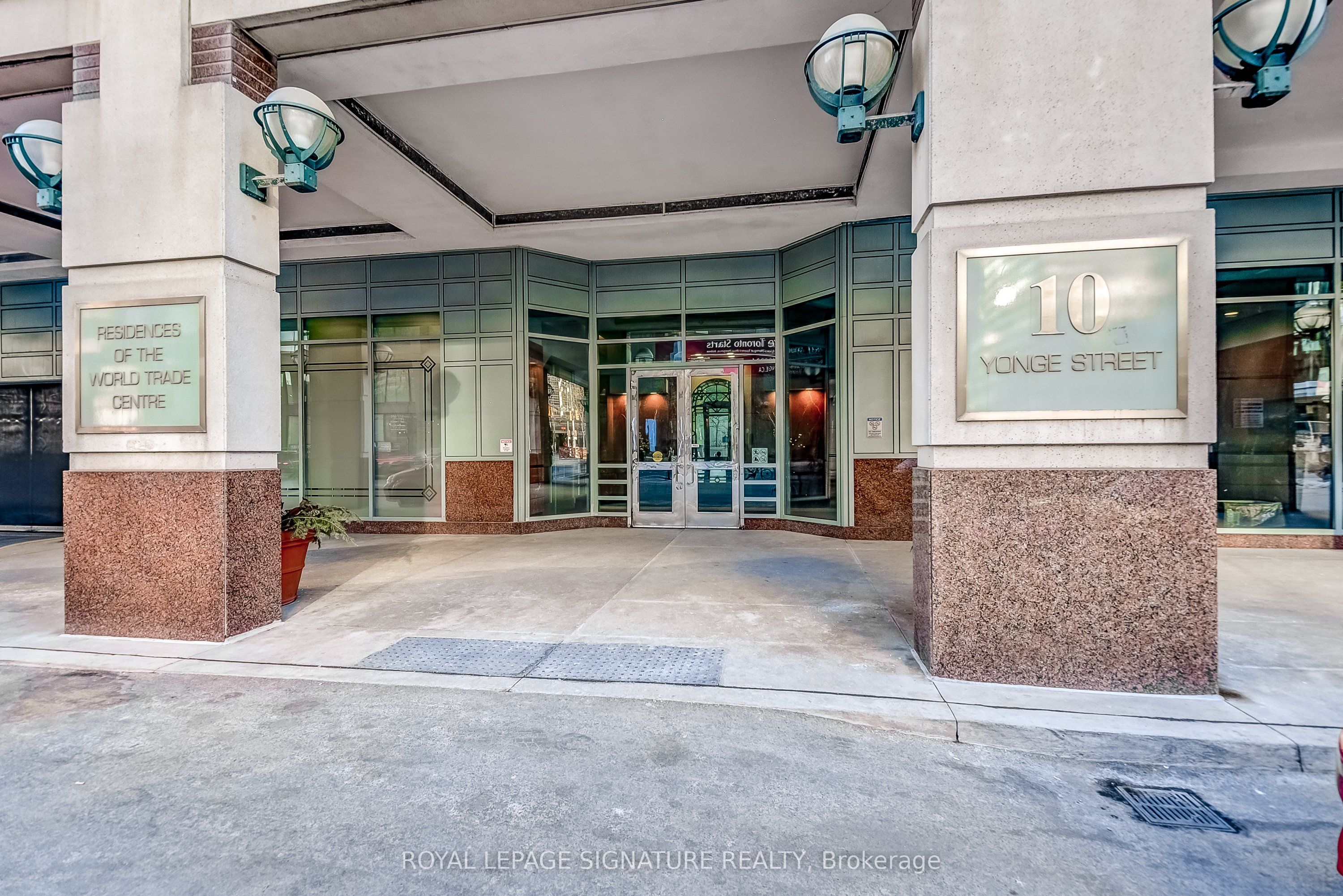 10 Yonge Street 3111 Property Photo 2