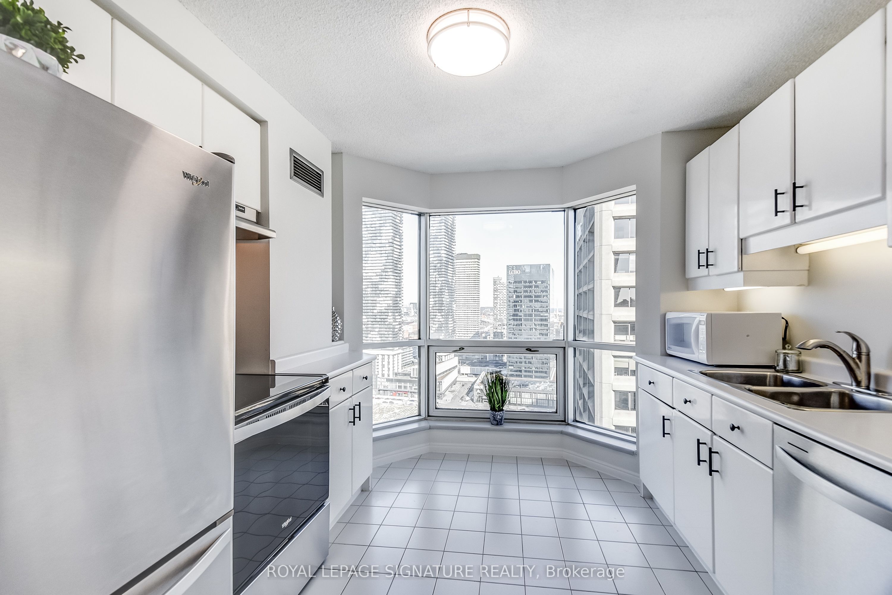 10 Yonge Street 3111 Property Photo 10