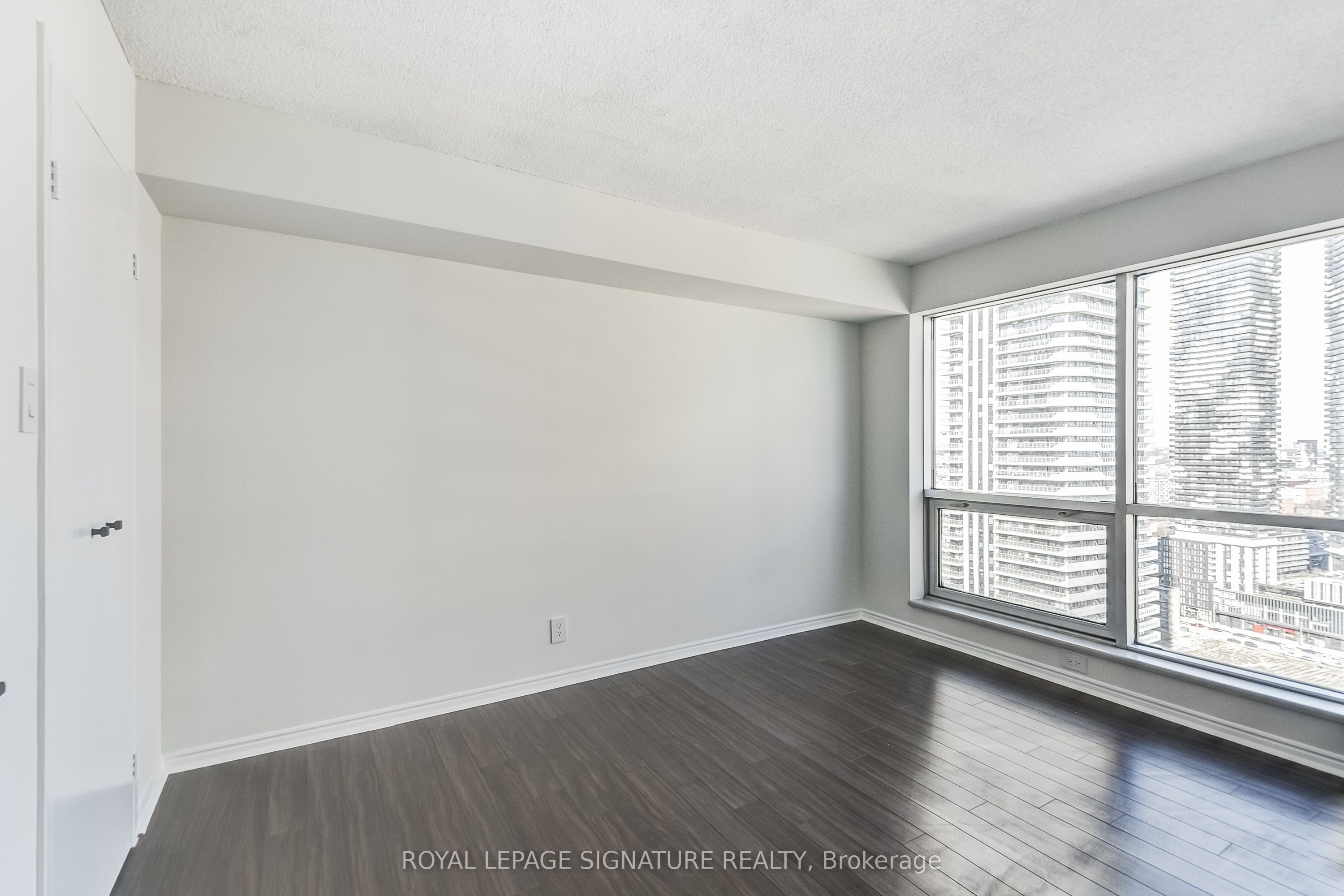 10 Yonge Street 3111 Property Photo 20