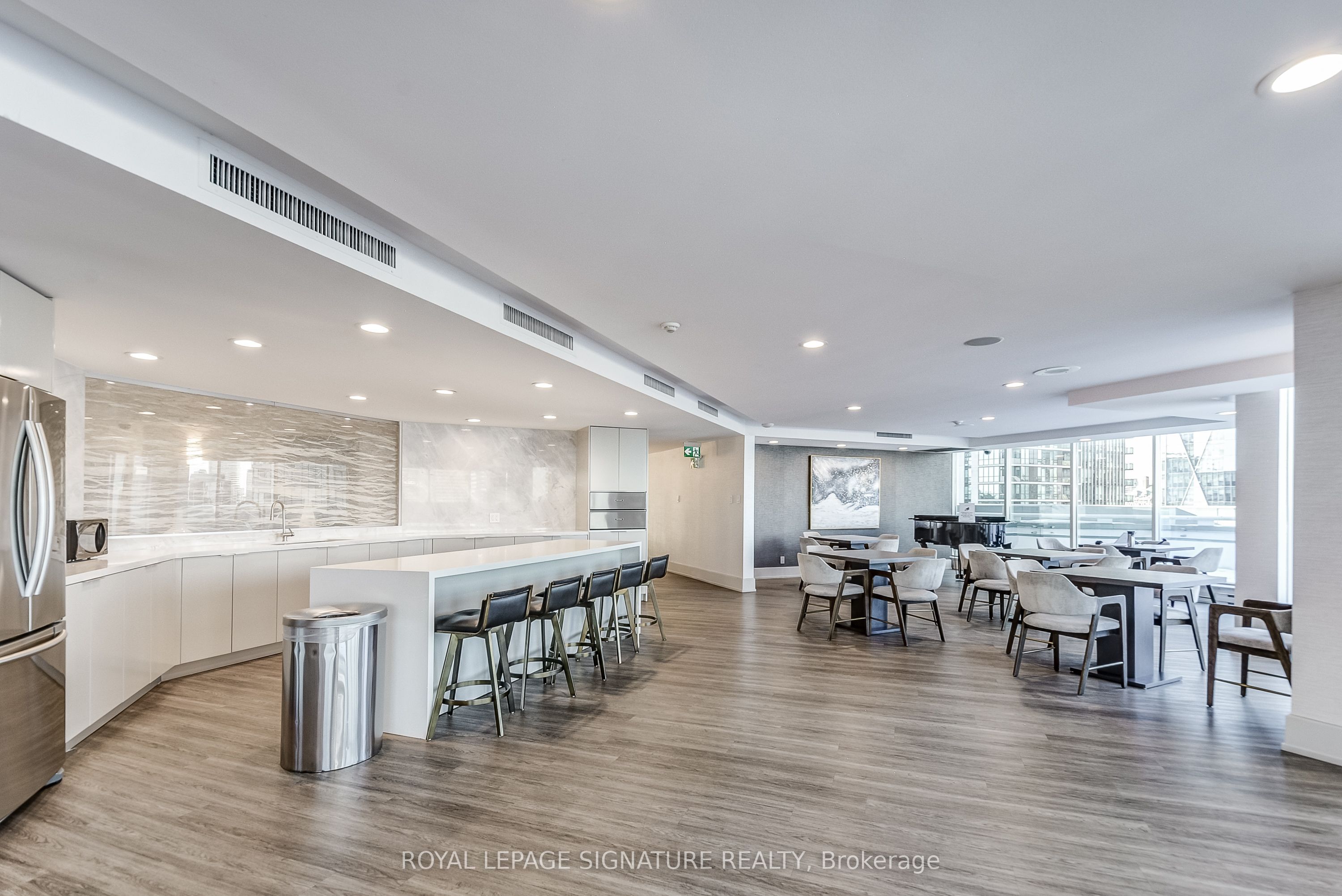 10 Yonge Street 3111 Property Photo 26