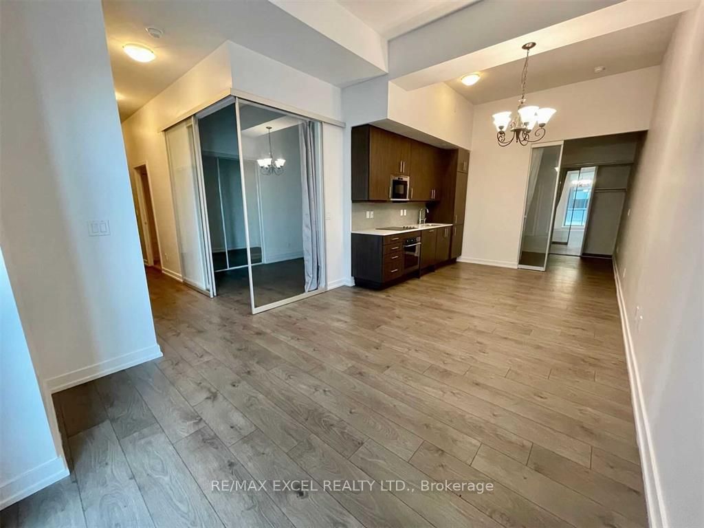 297 College Street 1001 Property Photo 3