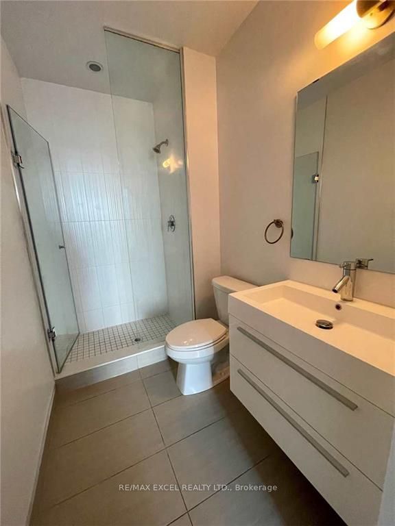 297 College Street 1001 Property Photo 7