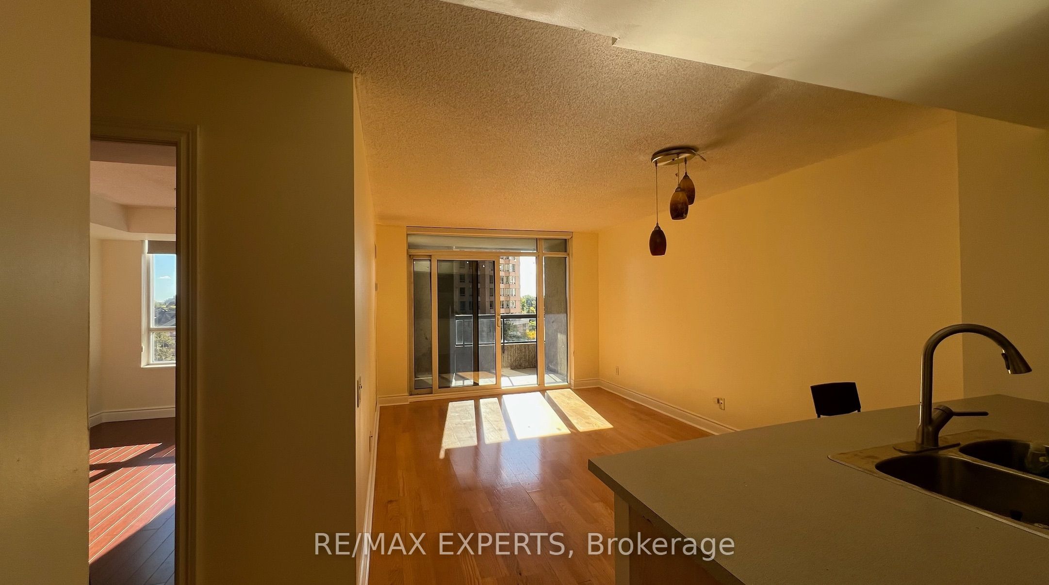 15 Northtown Way 523 Property Photo 17