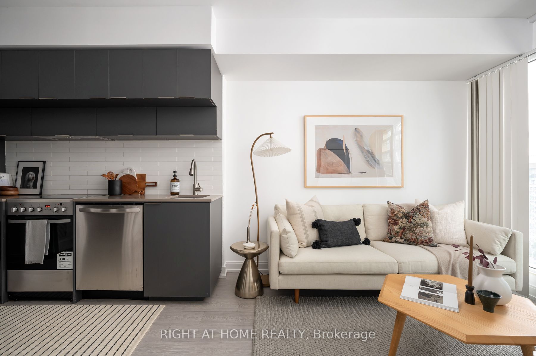 181 Dundas Street E 1115 Property Photo 1