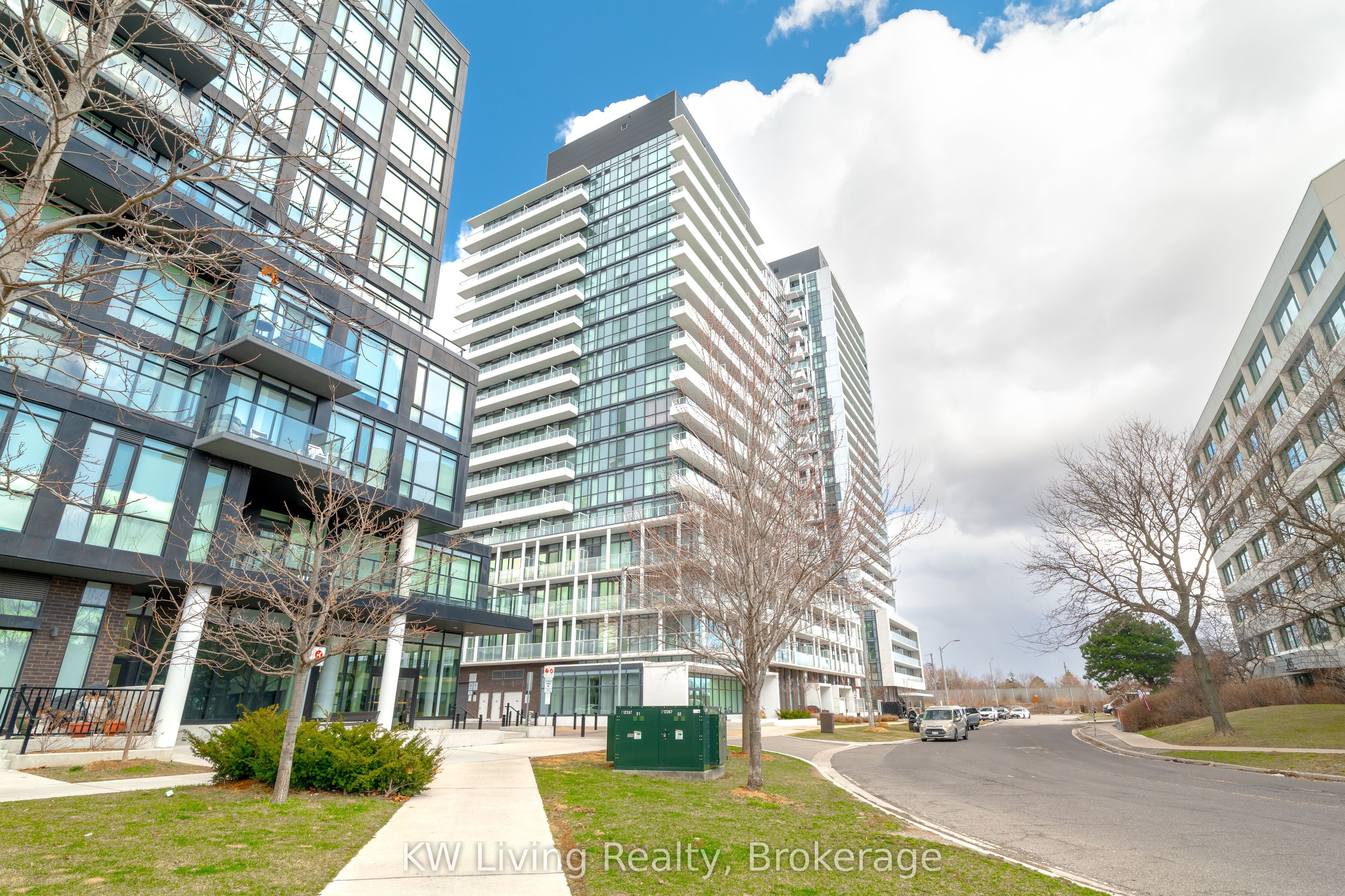 180 Fairview Mall Drive 201 Property Photo 3