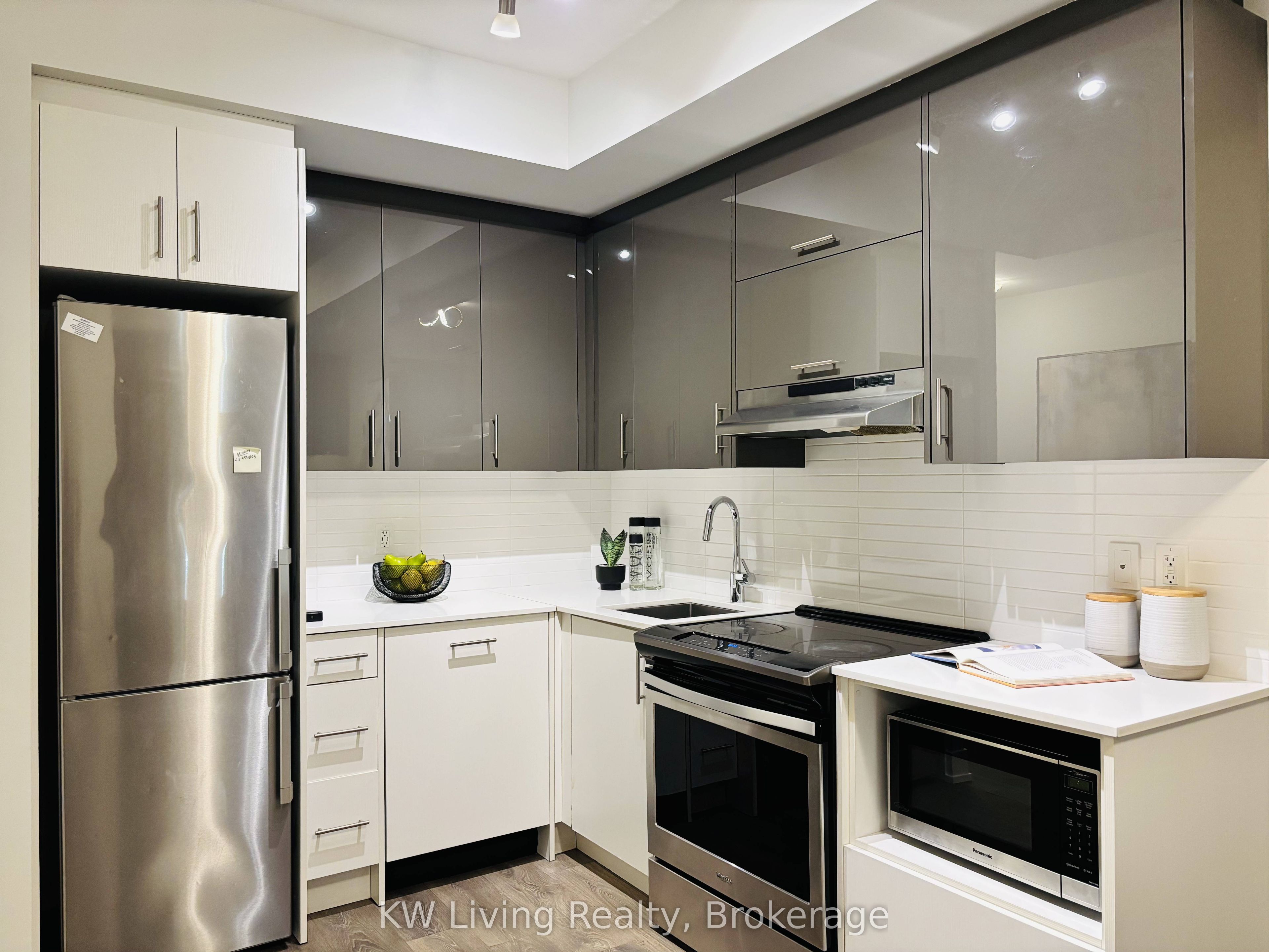 180 Fairview Mall Drive 201 Property Photo 15