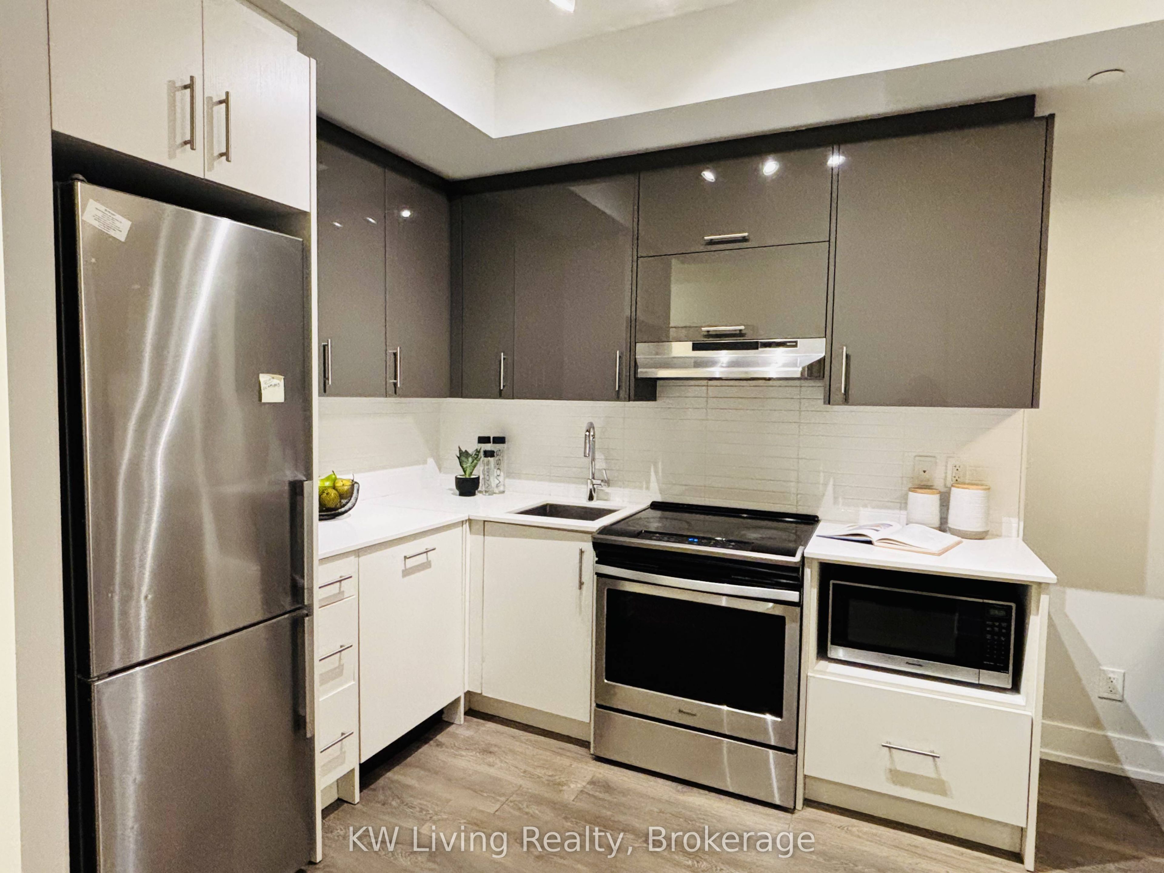 180 Fairview Mall Drive 201 Property Photo 16